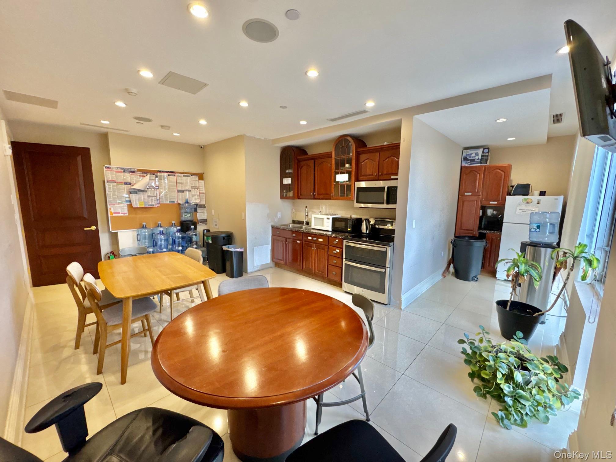 21515 Northern Boulevard, Bayside, NY 11361