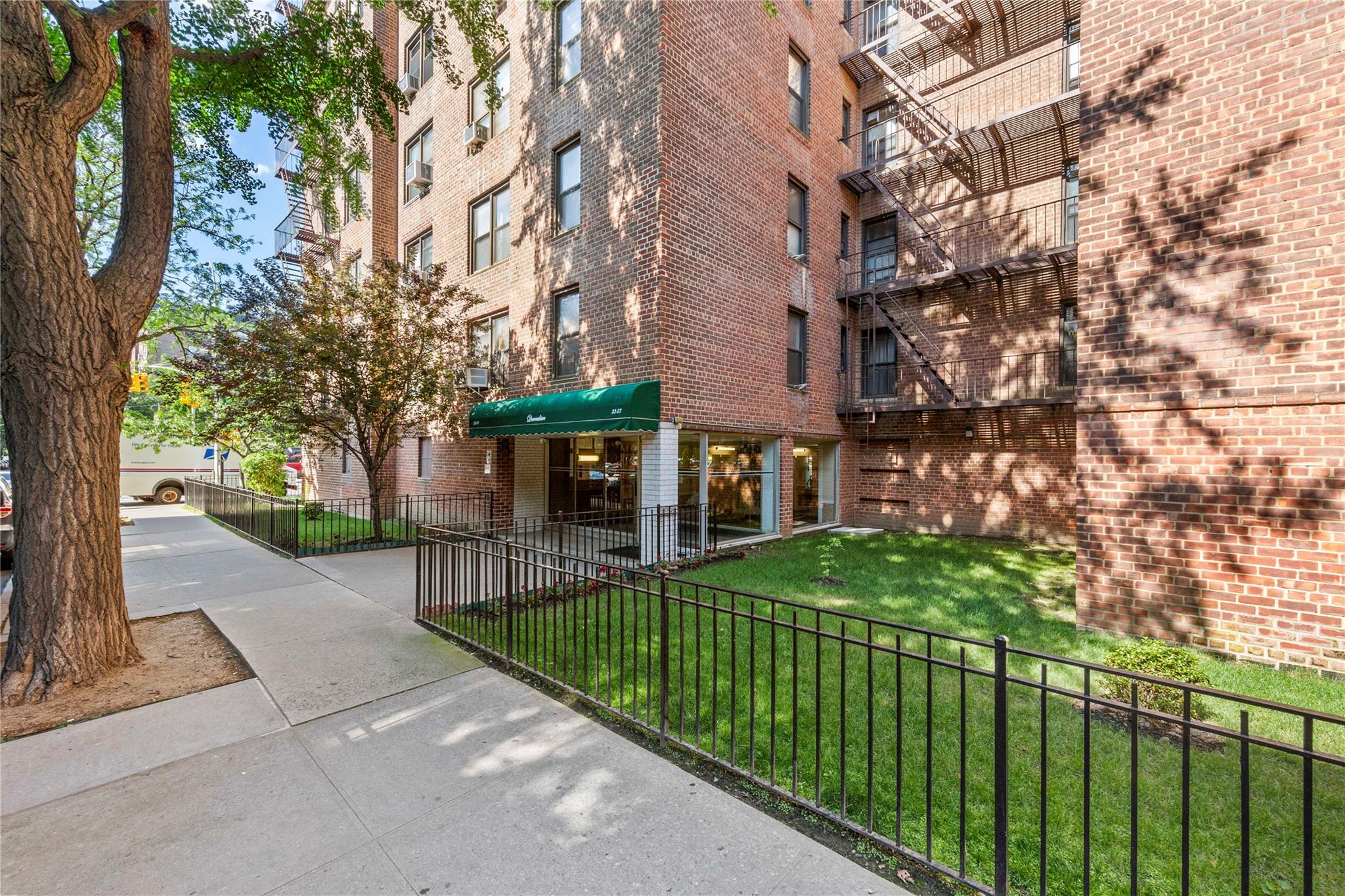 33-07 91 st Street # 3K, Jackson Heights, NY 11372