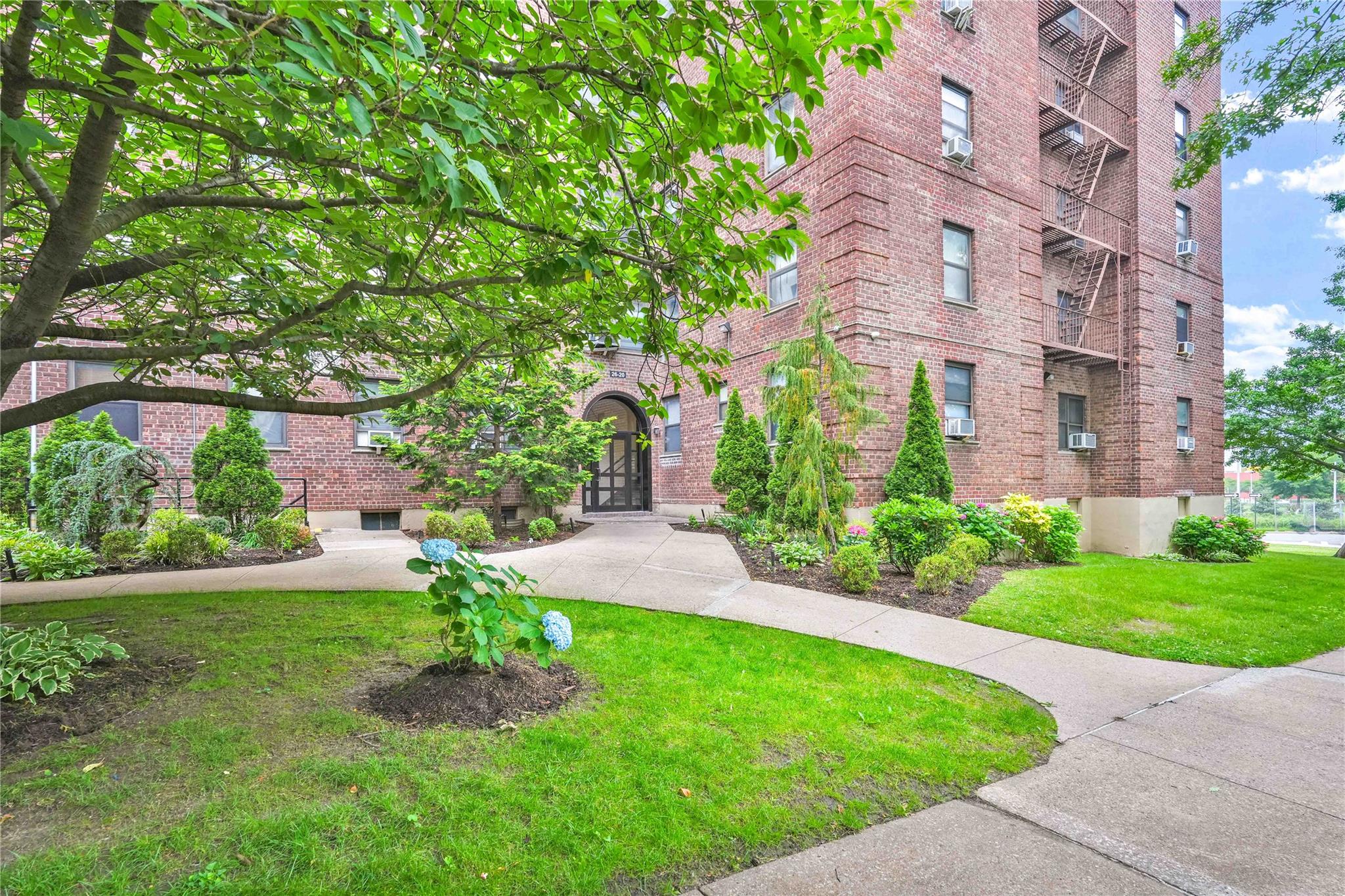 26-20 141st Street # 2G, Flushing, NY 11354
