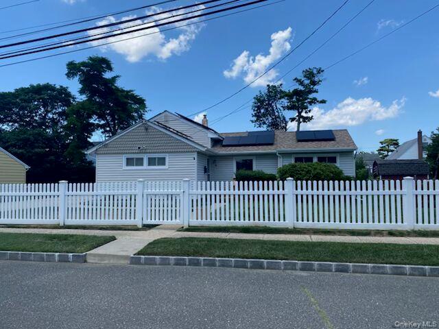4 Meadow Drive, Bay Shore, NY 11706