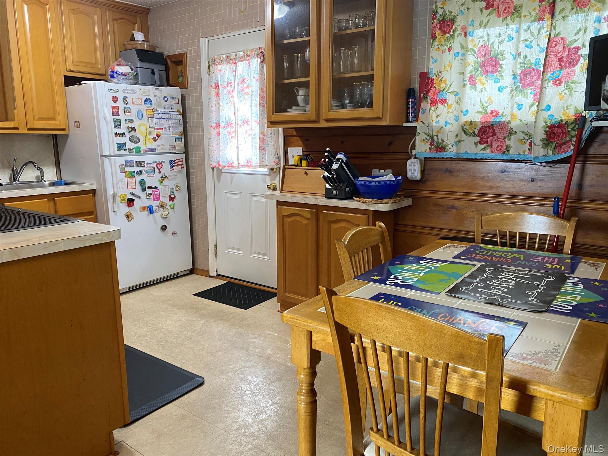 4 Meadow Drive, Bay Shore, NY 11706