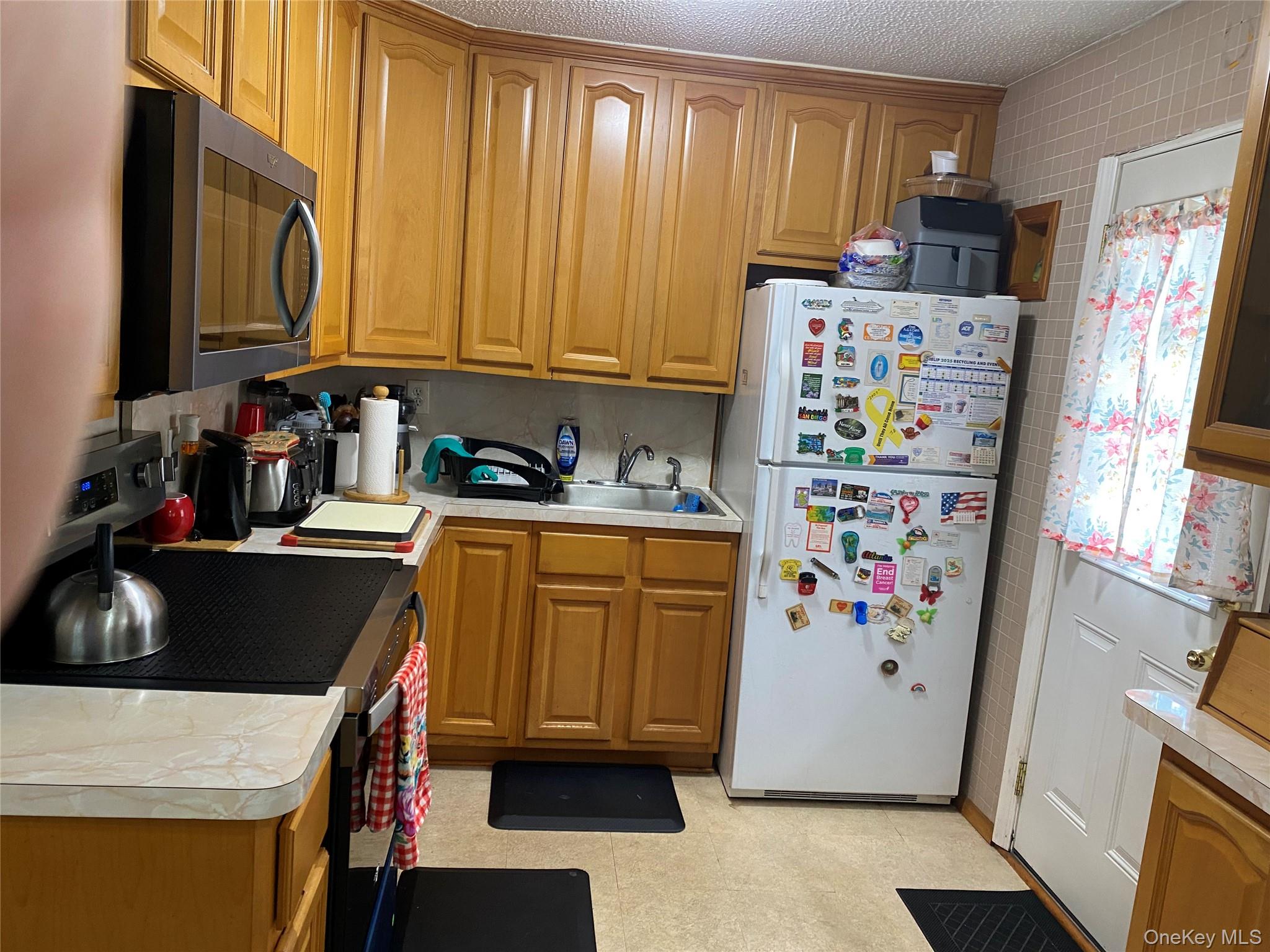 4 Meadow Drive, Bay Shore, NY 11706