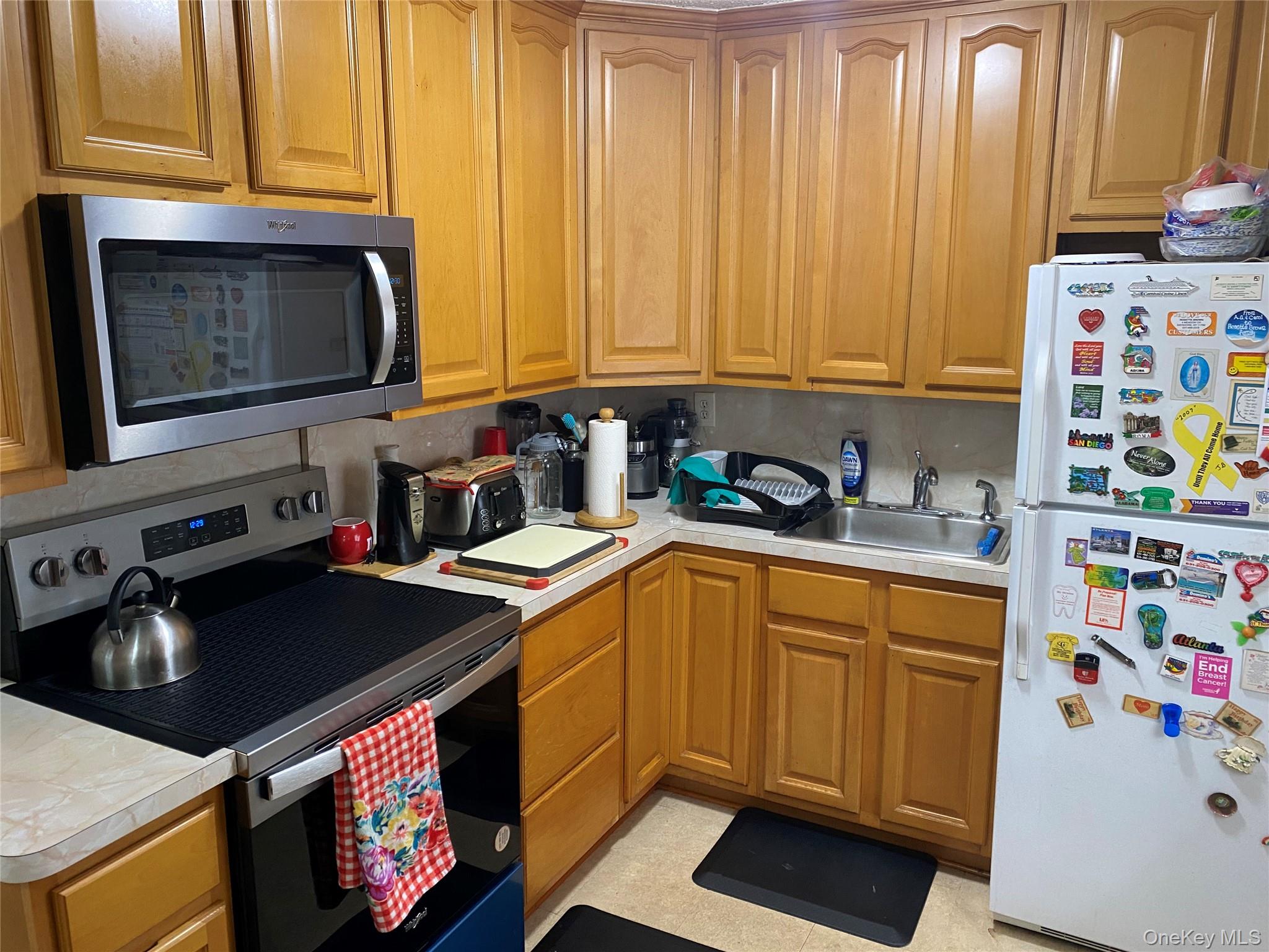 4 Meadow Drive, Bay Shore, NY 11706