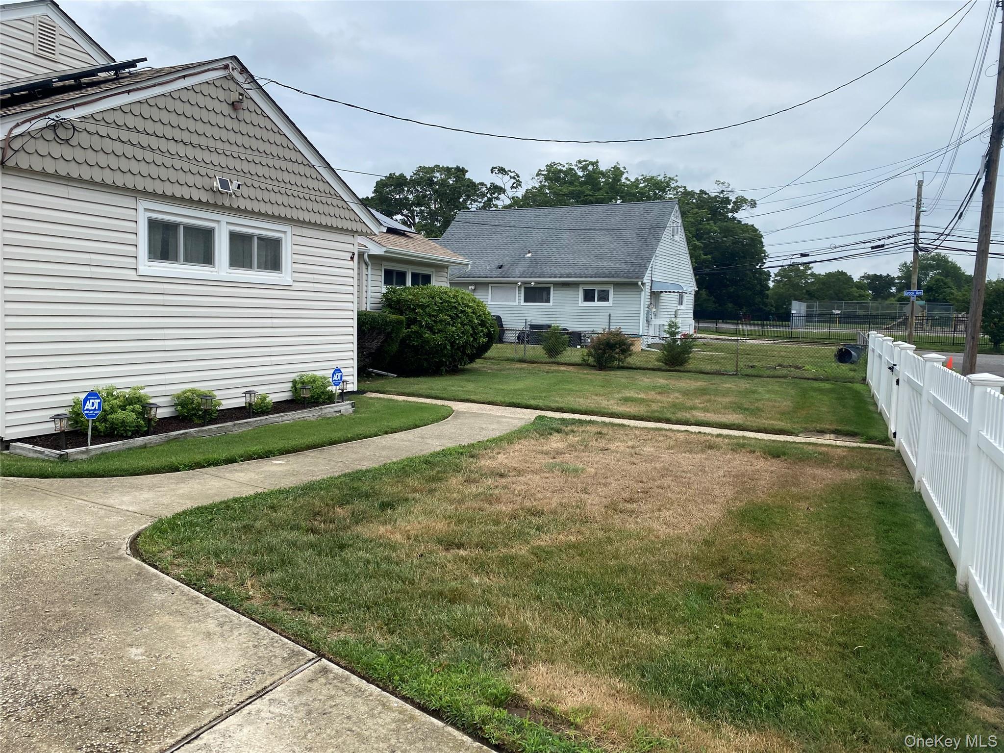 4 Meadow Drive, Bay Shore, NY 11706