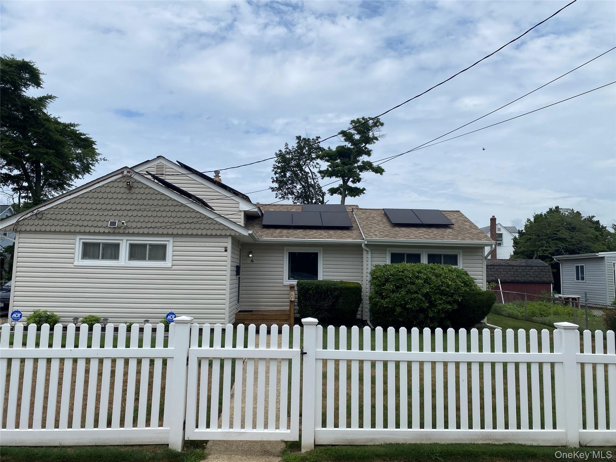 4 Meadow Drive, Bay Shore, NY 11706