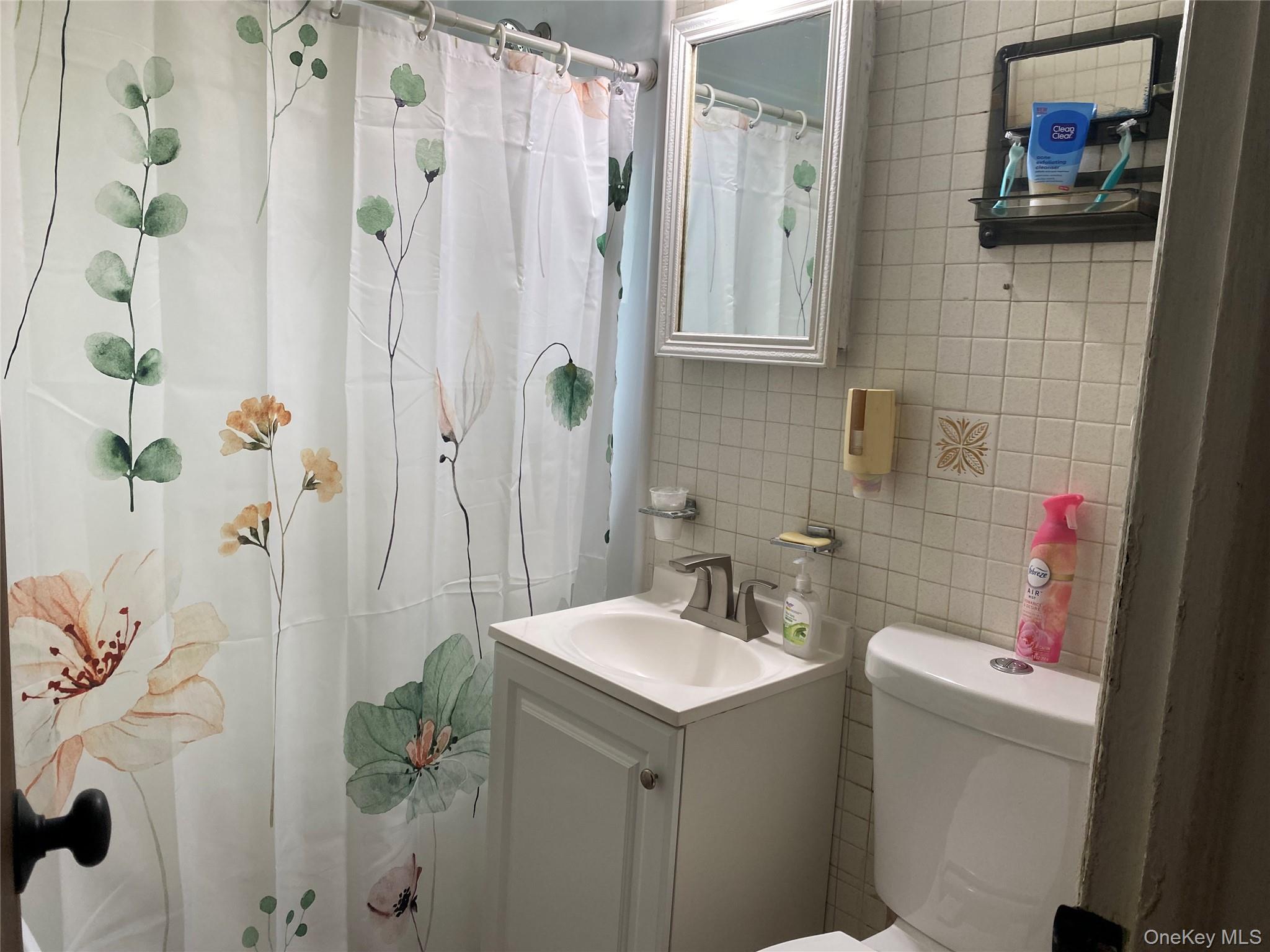 4 Meadow Drive, Bay Shore, NY 11706