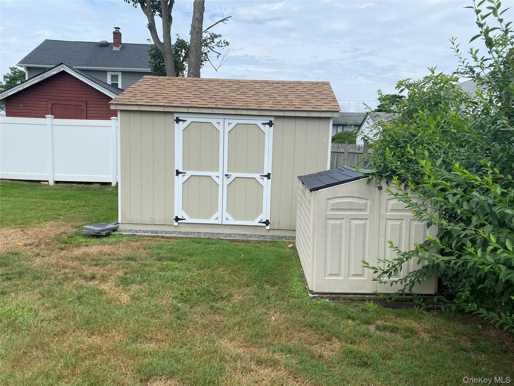 4 Meadow Drive, Bay Shore, NY 11706