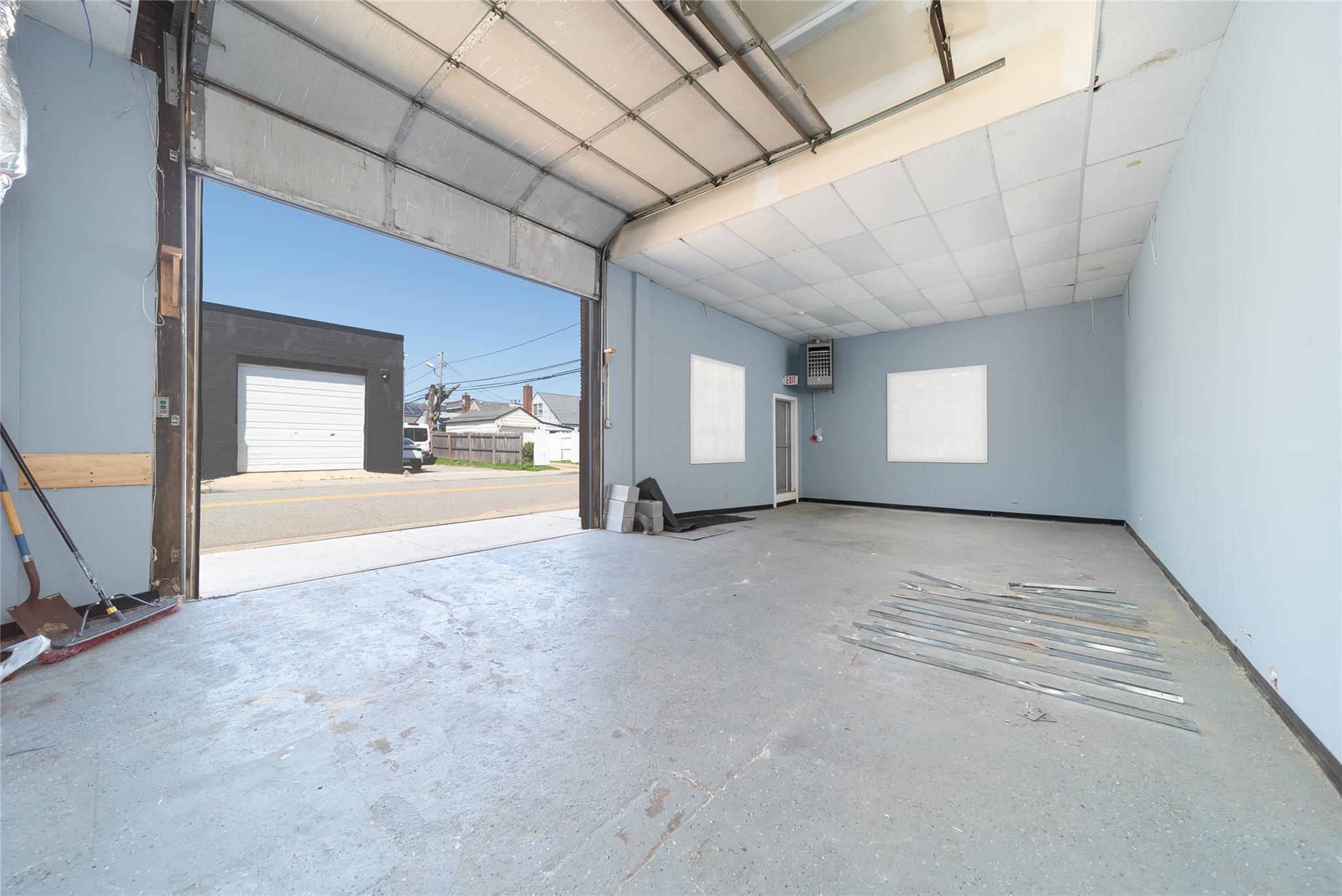 254 E Jericho Turnpike, Mineola, NY 11501