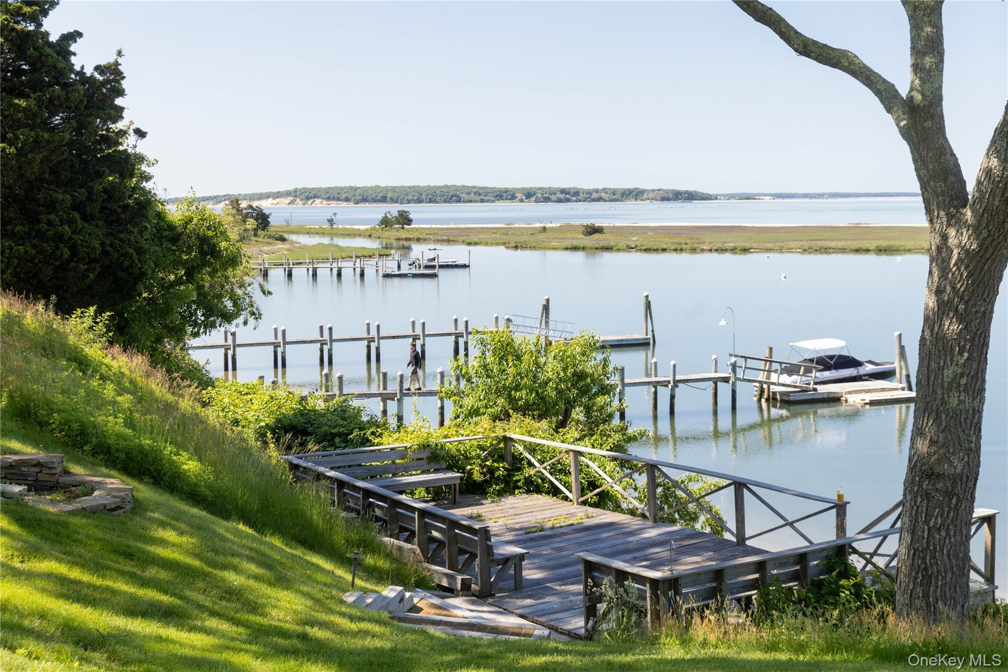 1350 W Cove Road, Cutchogue, NY 11935