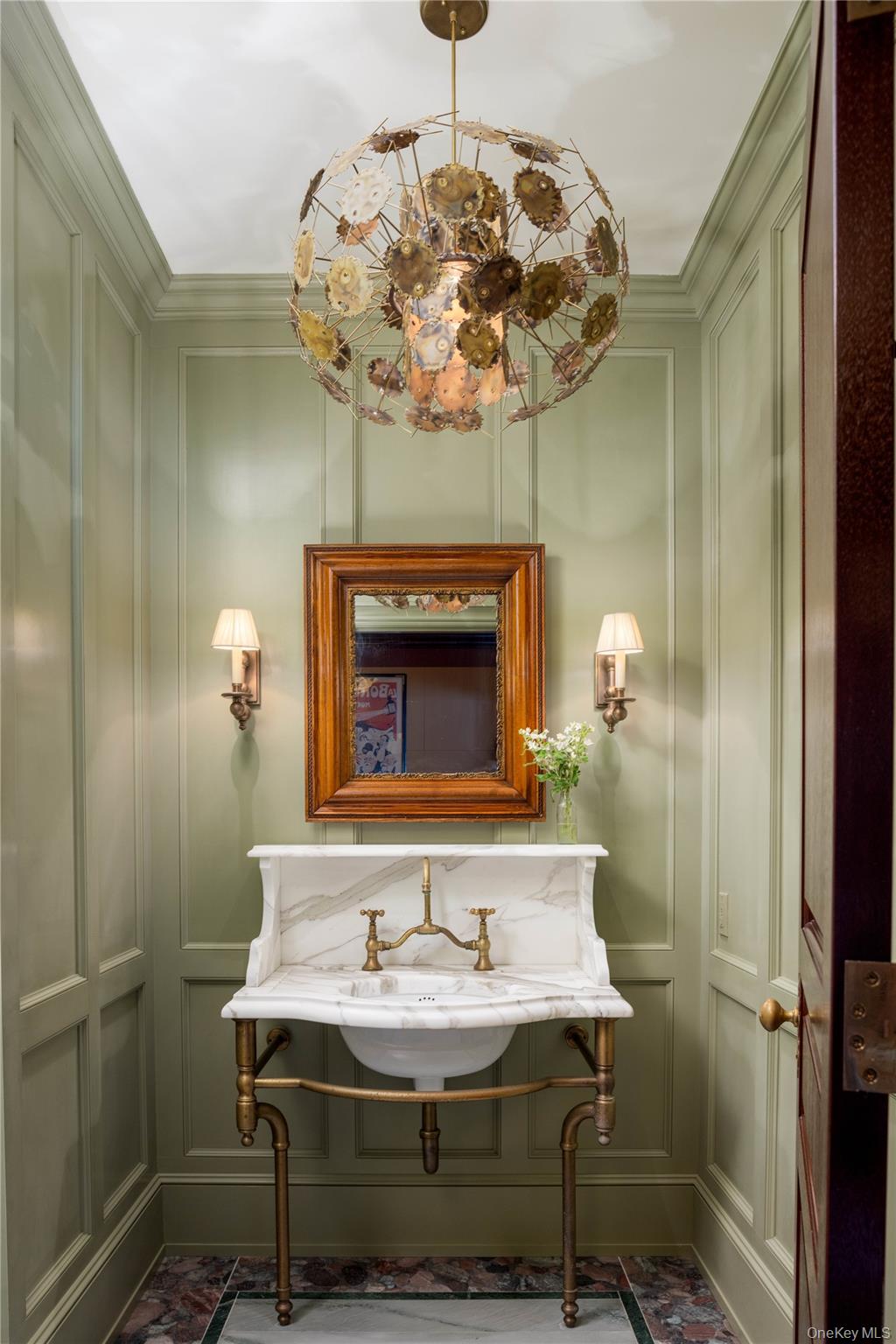 1350 W Cove Road, Cutchogue, NY 11935