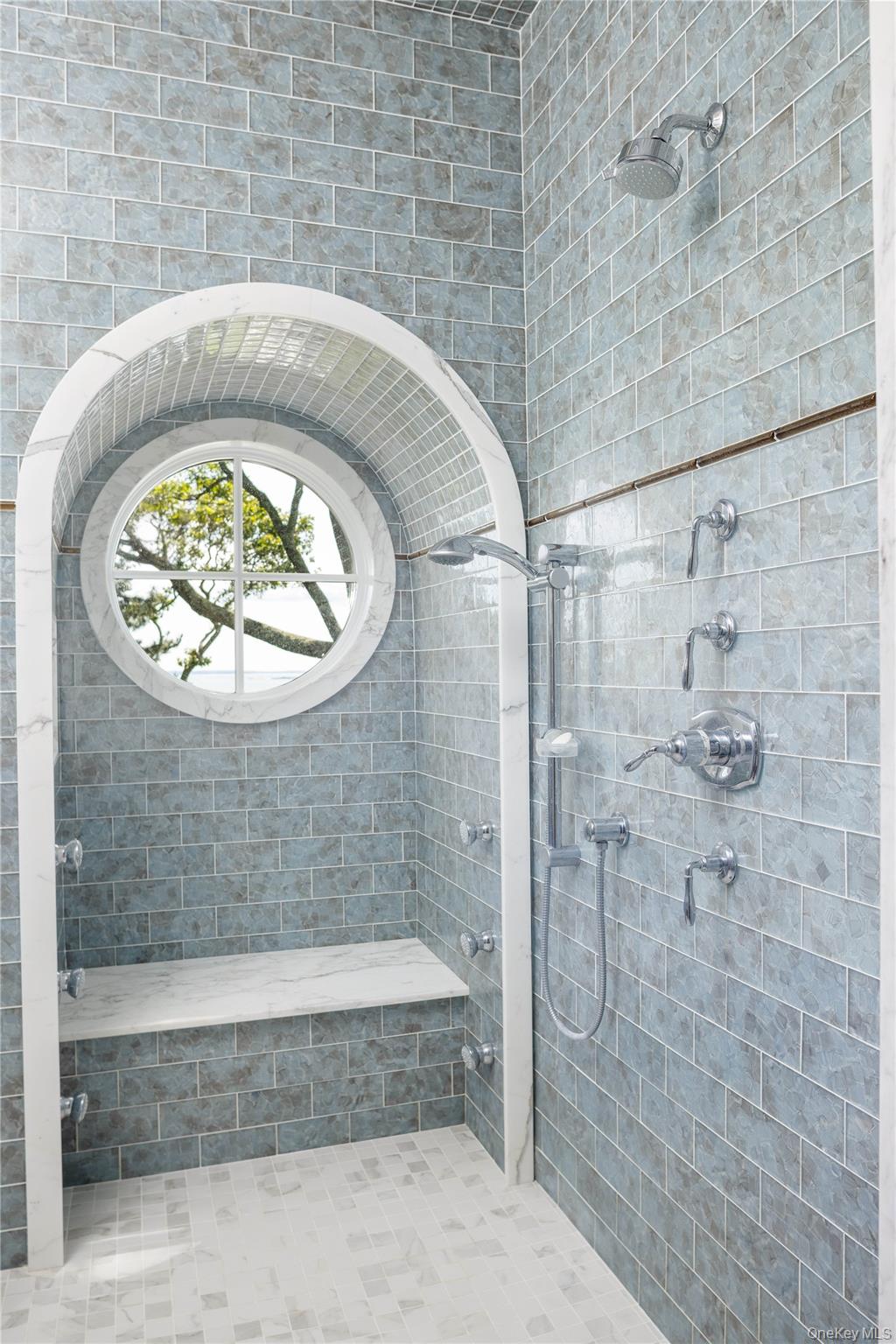 1350 W Cove Road, Cutchogue, NY 11935