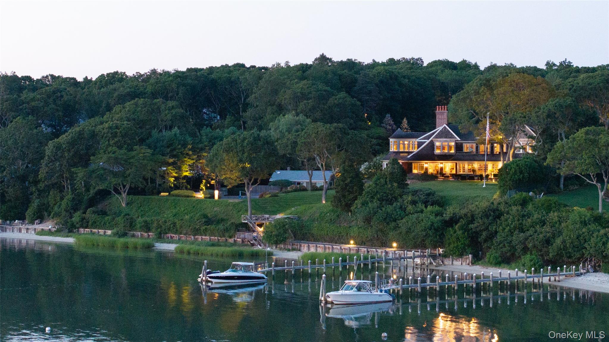 1350 W Cove Road, Cutchogue, NY 11935