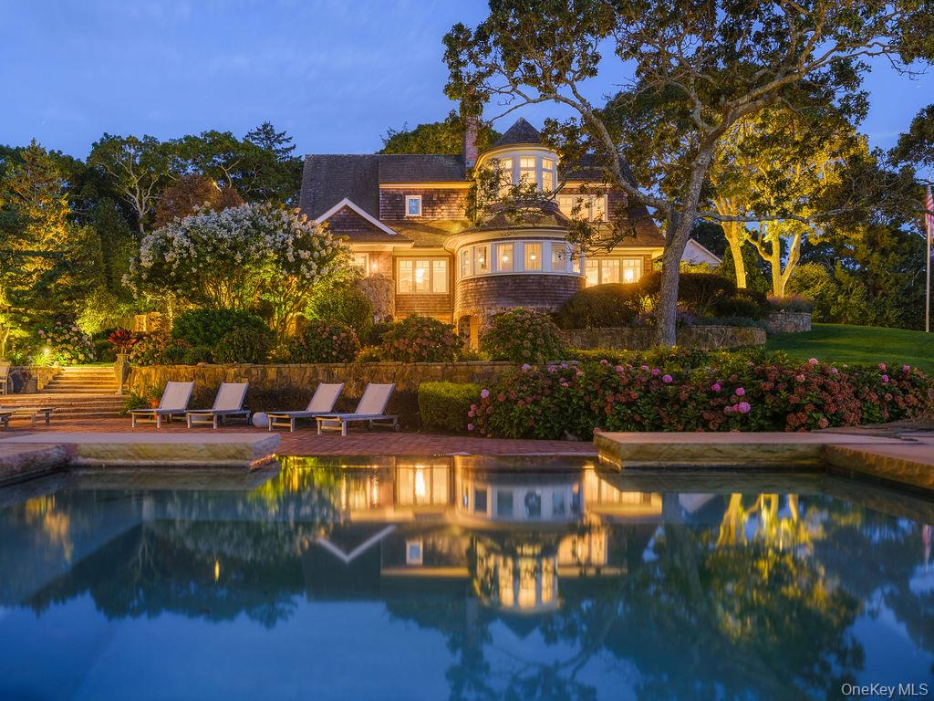 1350 W Cove Road, Cutchogue, NY 11935