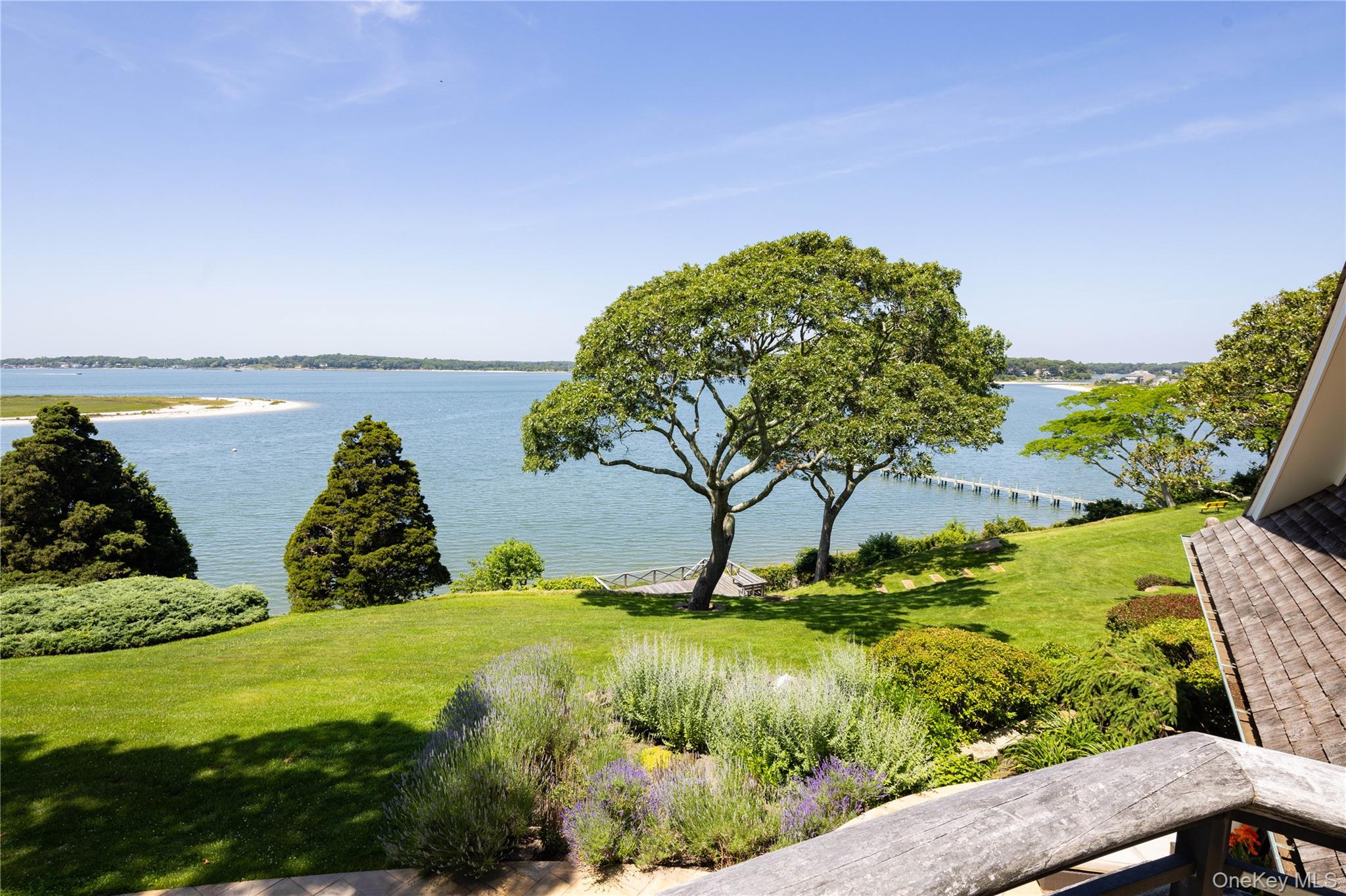 1350 W Cove Road, Cutchogue, NY 11935