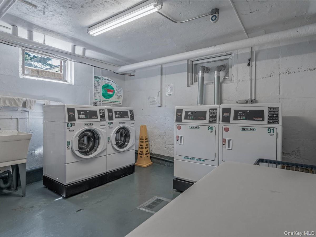 13 W Mill Drive # 3A, Great Neck, NY 11021