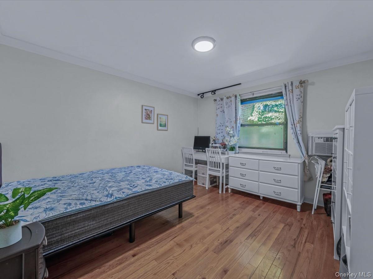 13 W Mill Drive # 3A, Great Neck, NY 11021