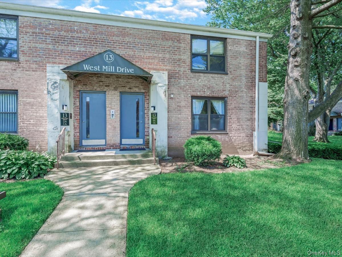 13 W Mill Drive # 3A, Great Neck, NY 11021