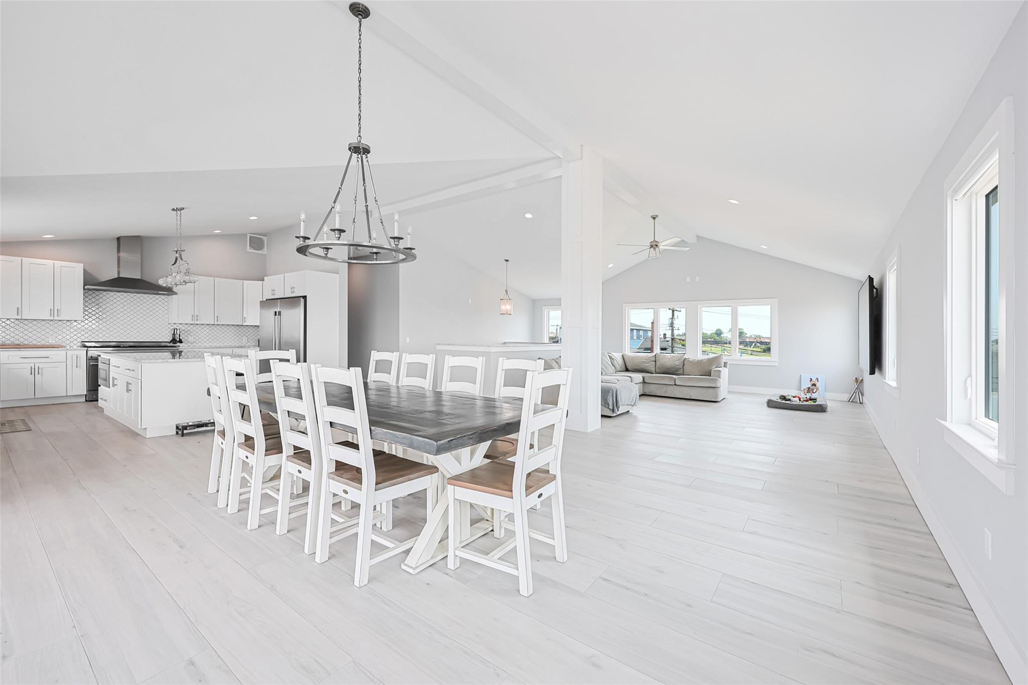 390 E Shore Road, Lindenhurst, NY 11757