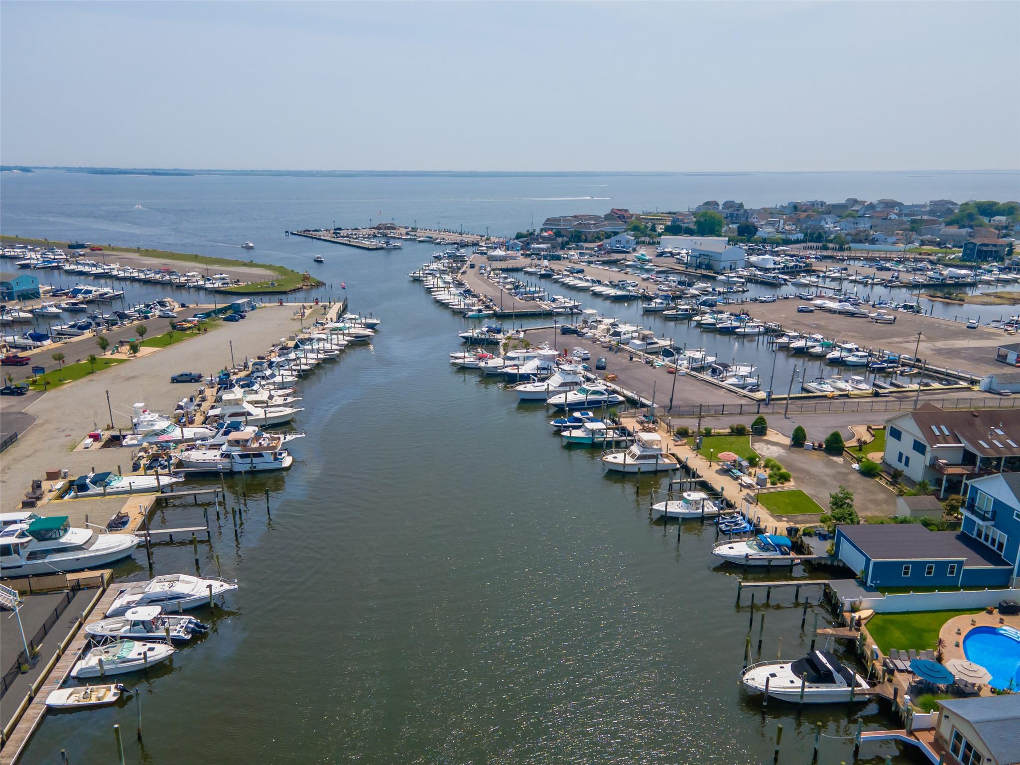 390 E Shore Road, Lindenhurst, NY 11757