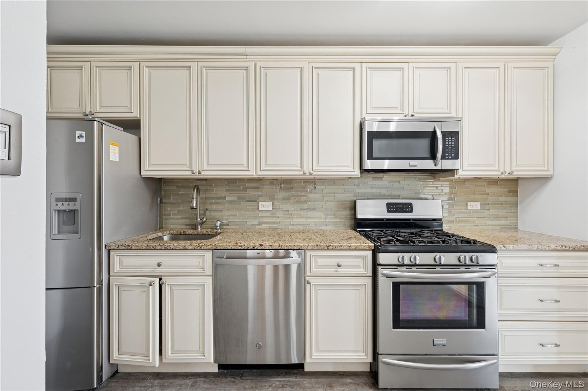 2500 Johnson Avenue # 15N, Bronx, NY 10463