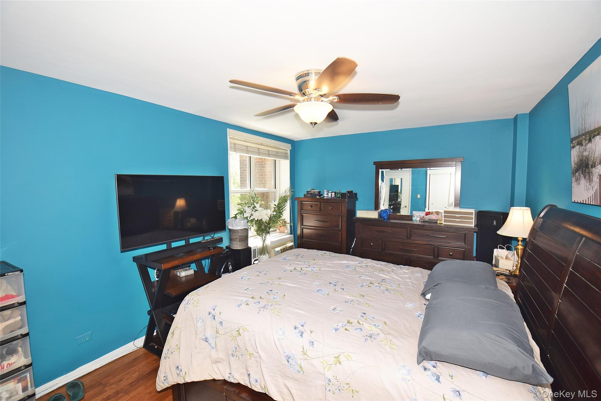 18-70 211th Street # 5K, Bayside, NY 11360