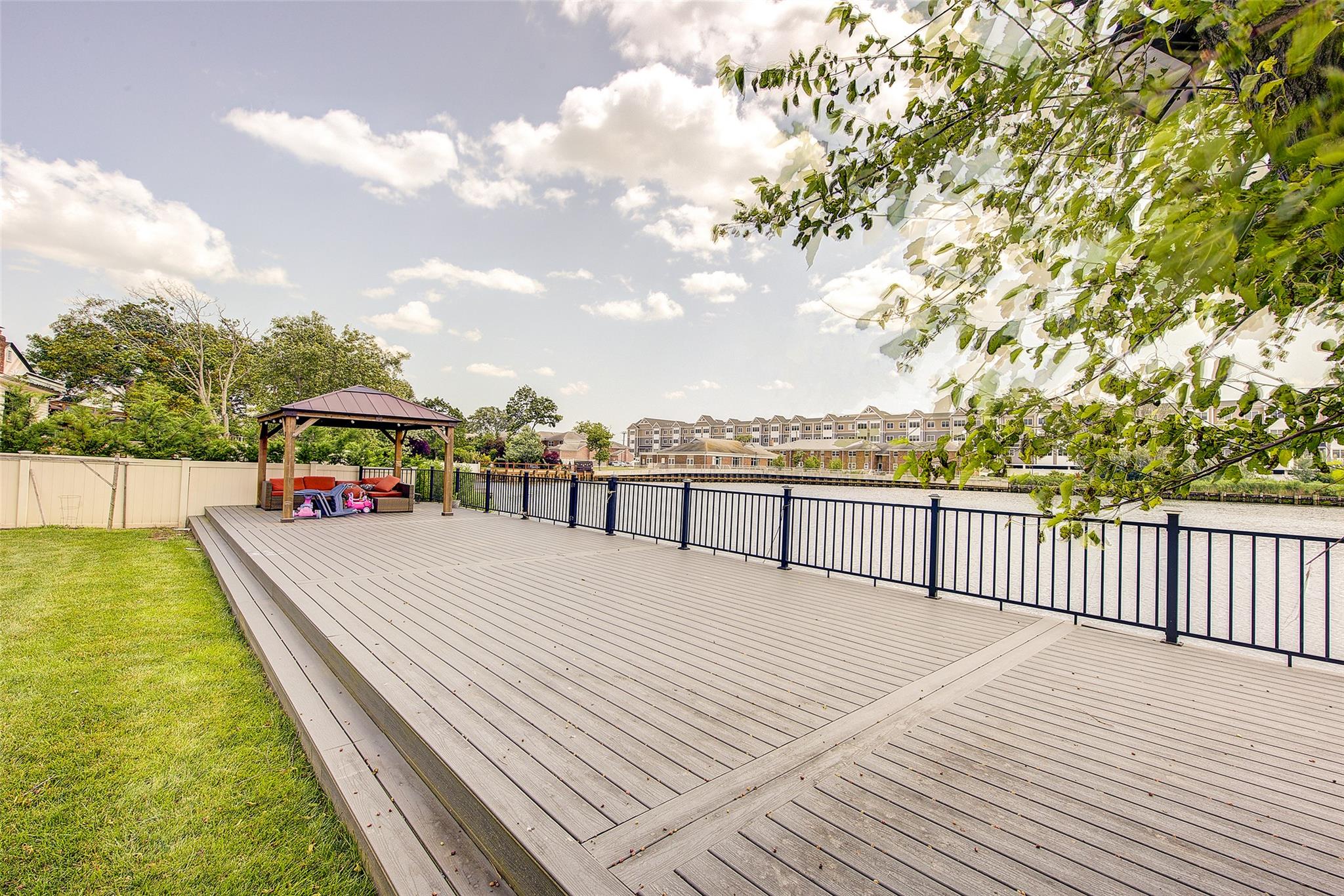 615 Pearl Street, Oceanside, NY 11572