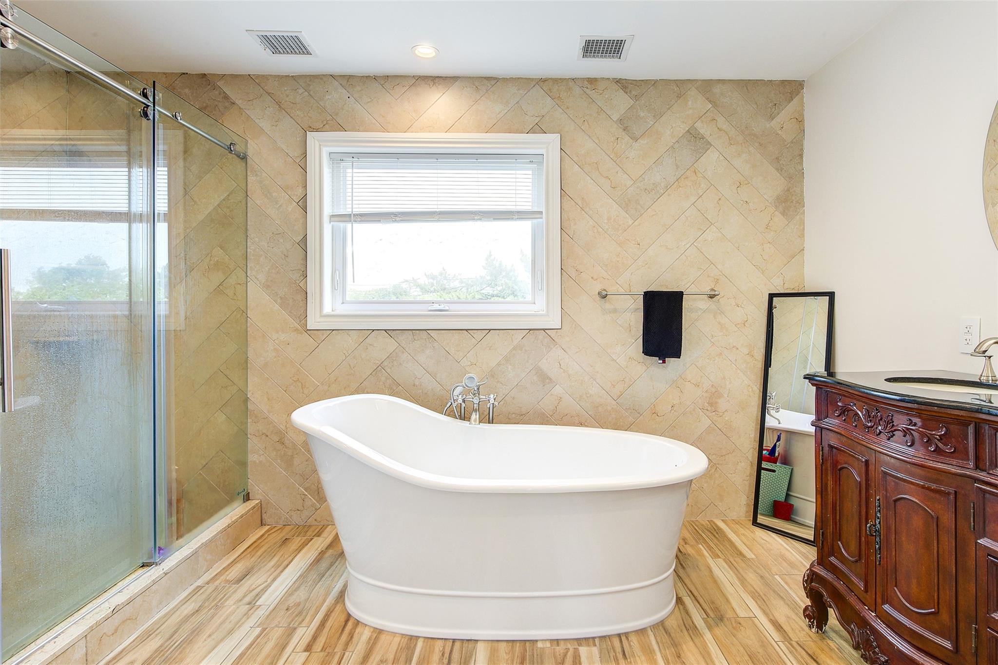 615 Pearl Street, Oceanside, NY 11572