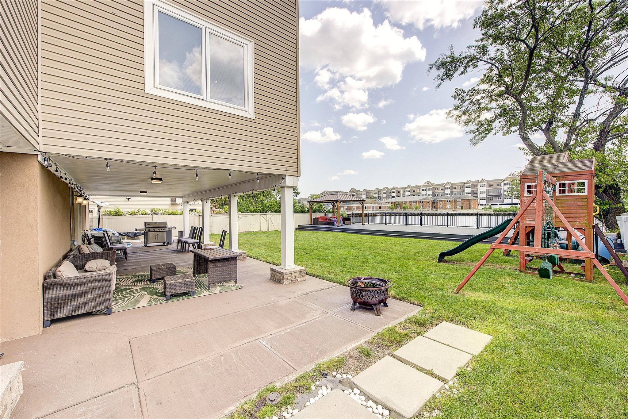 615 Pearl Street, Oceanside, NY 11572