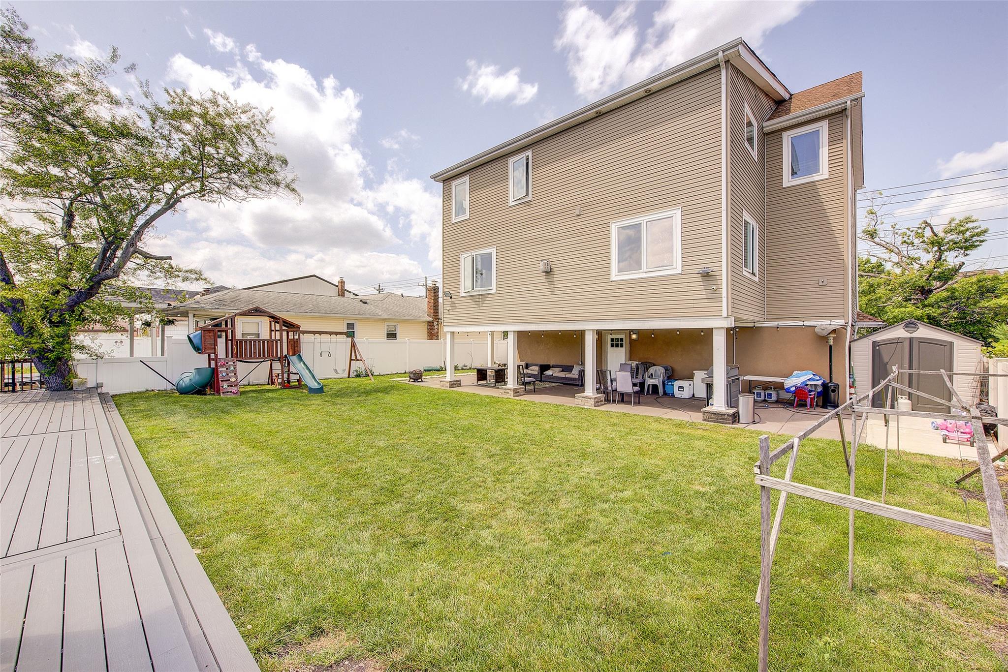 615 Pearl Street, Oceanside, NY 11572