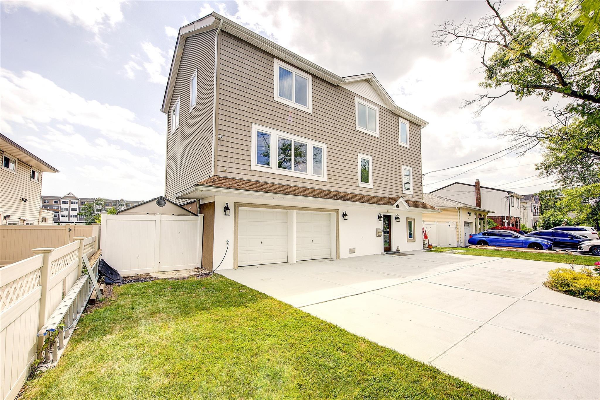 615 Pearl Street, Oceanside, NY 11572