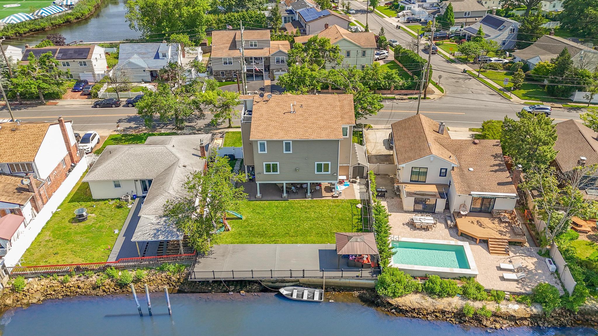 615 Pearl Street, Oceanside, NY 11572