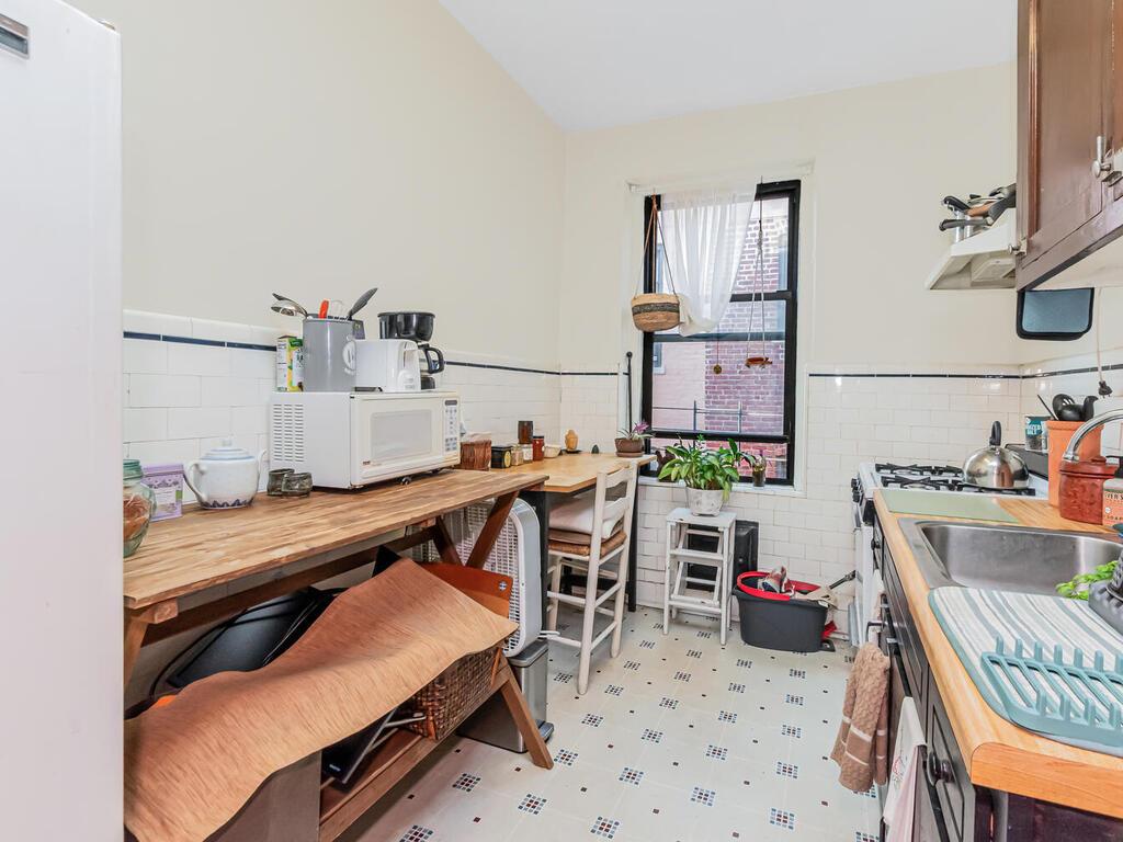 4414 Cayuga Avenue # 6E, Bronx, NY 10471