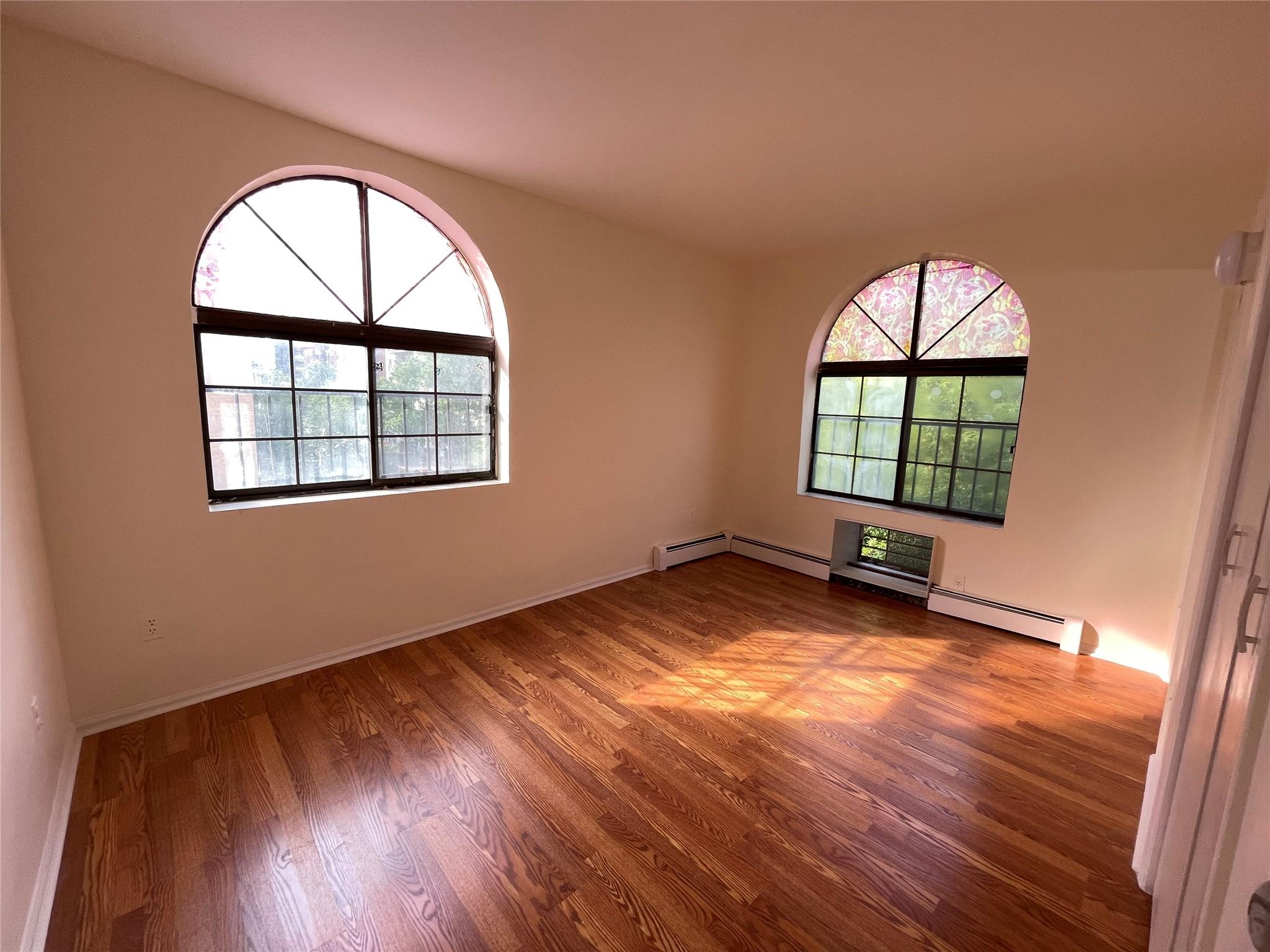 4260 Colden Street # 4B, Flushing, NY 11355