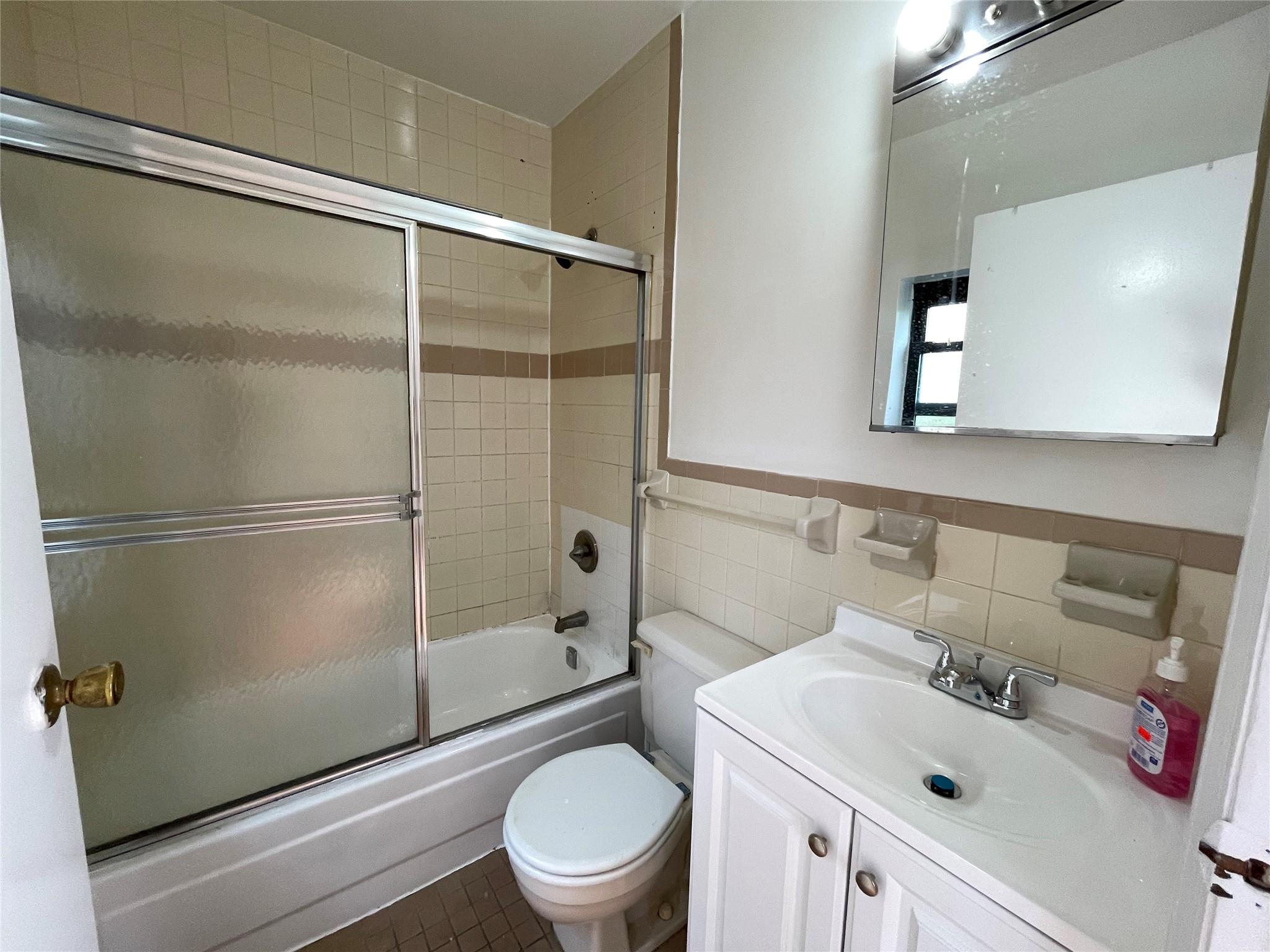 4260 Colden Street # 4B, Flushing, NY 11355