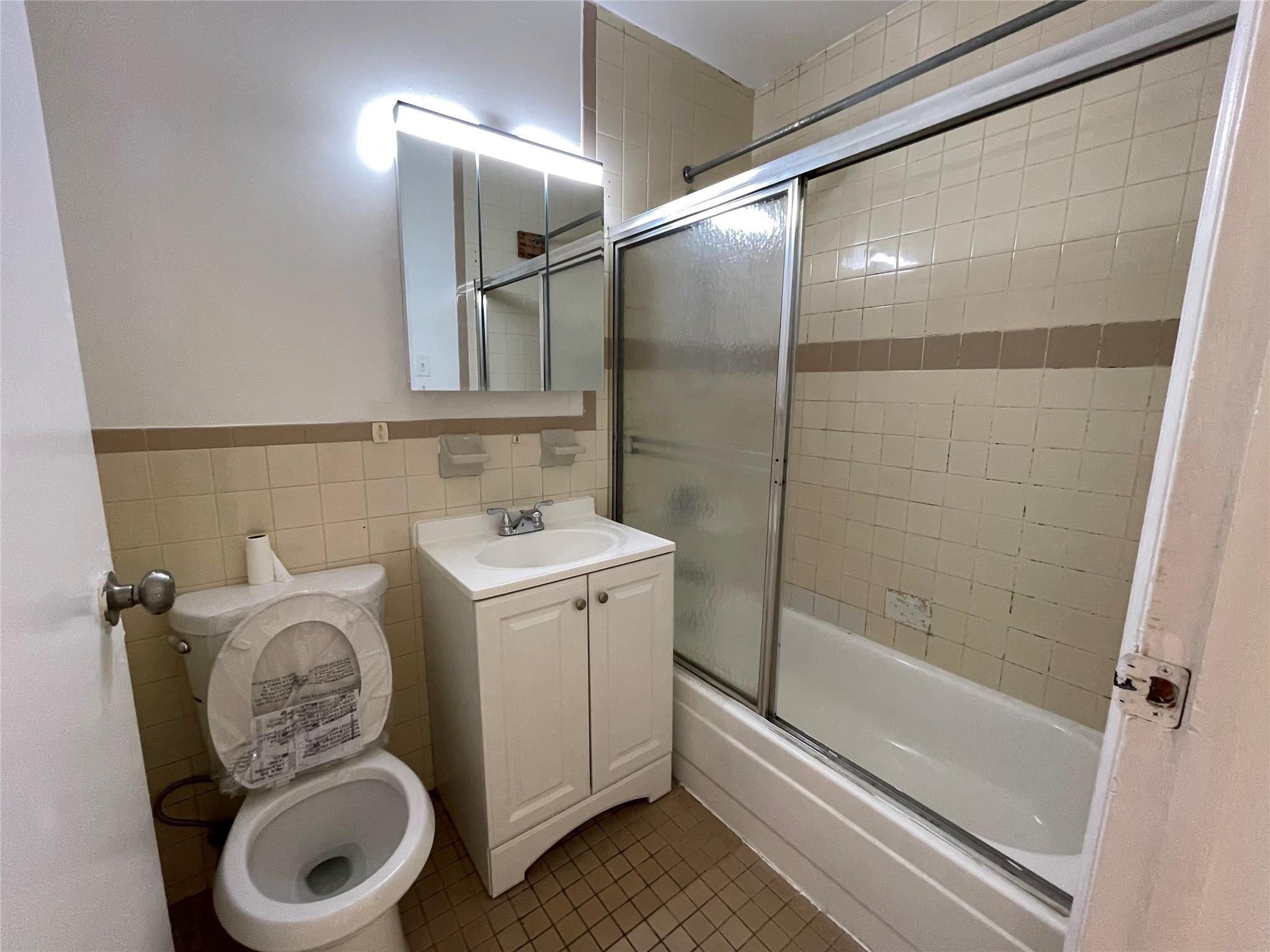 4260 Colden Street # 4B, Flushing, NY 11355