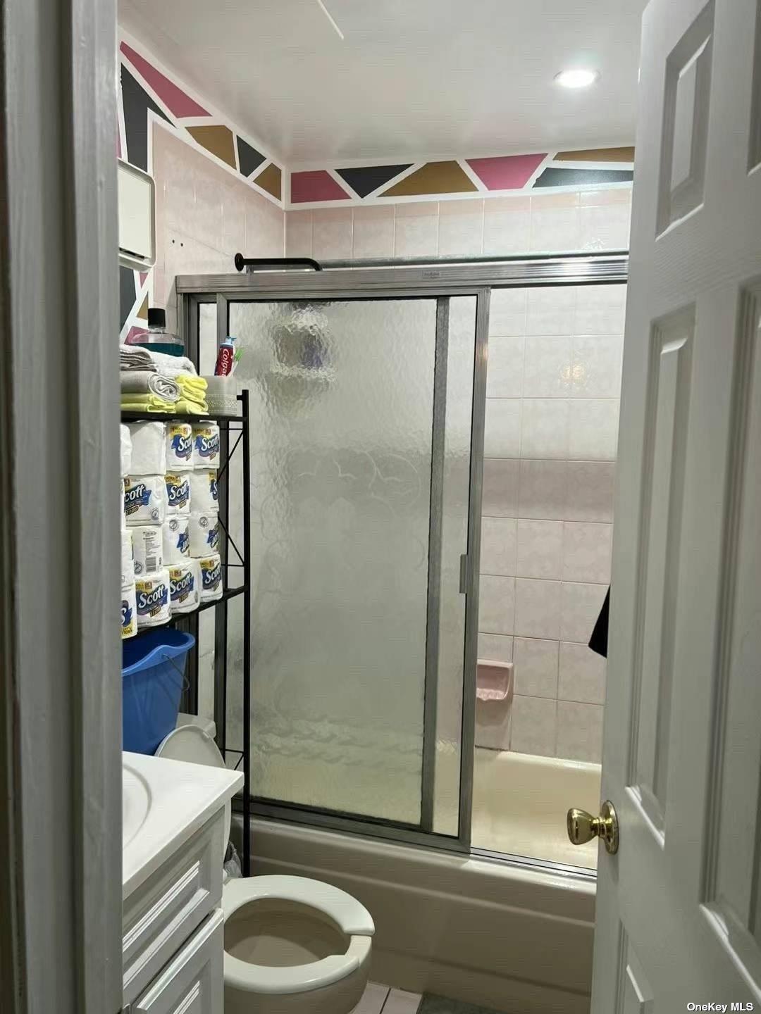 99-05 43 Avenue # 2A, Corona, NY 11368