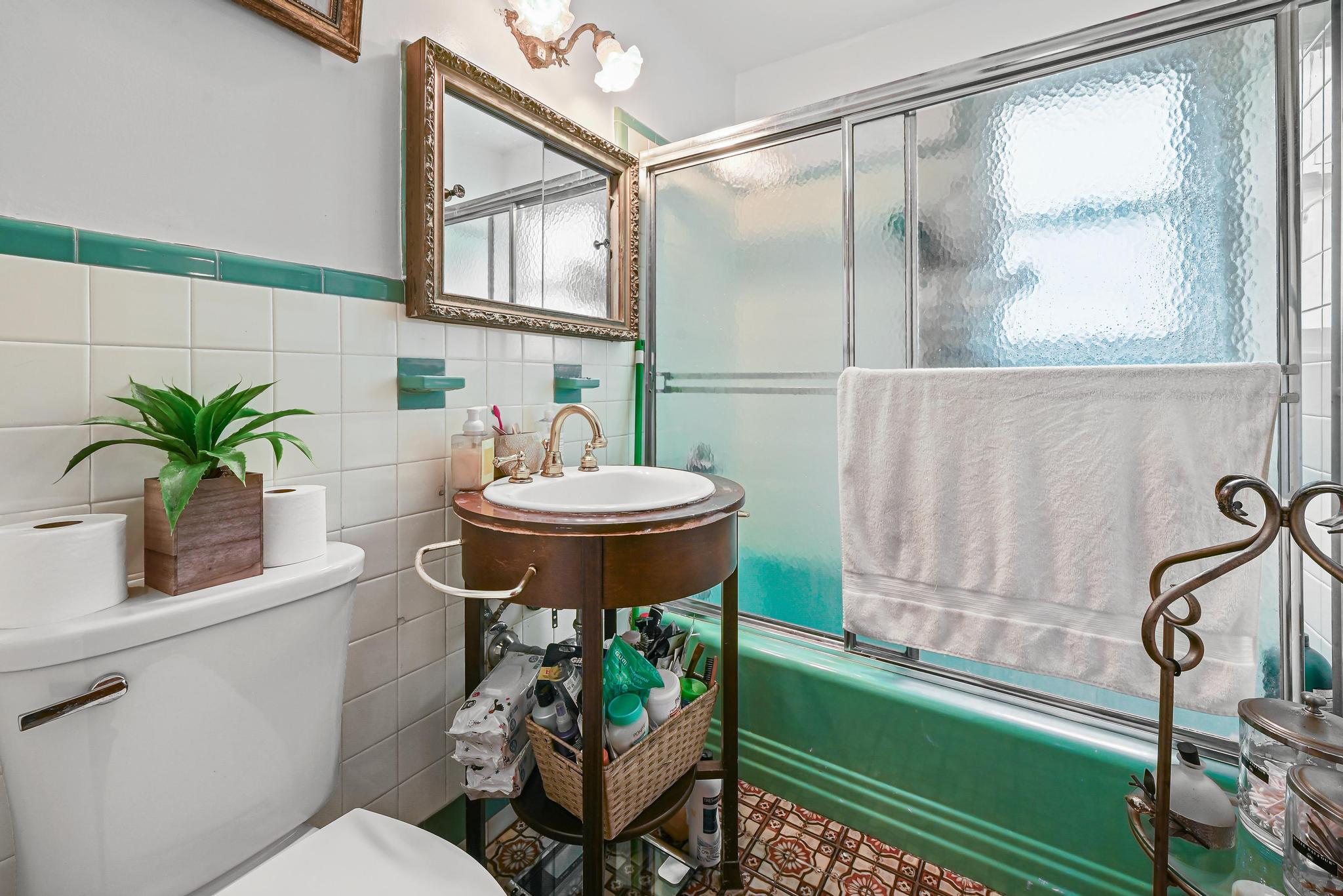 92 Fir Street, Valley Stream, NY 11580