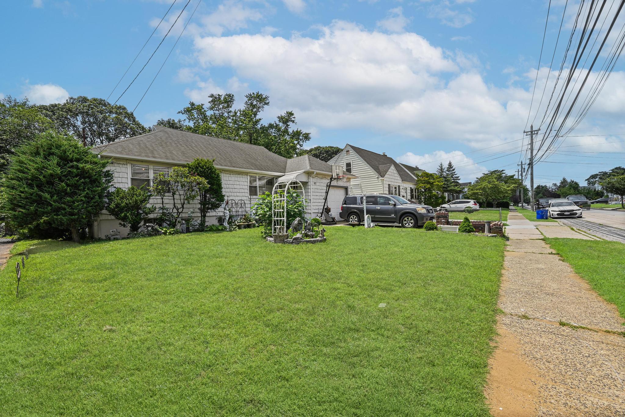 92 Fir Street, Valley Stream, NY 11580