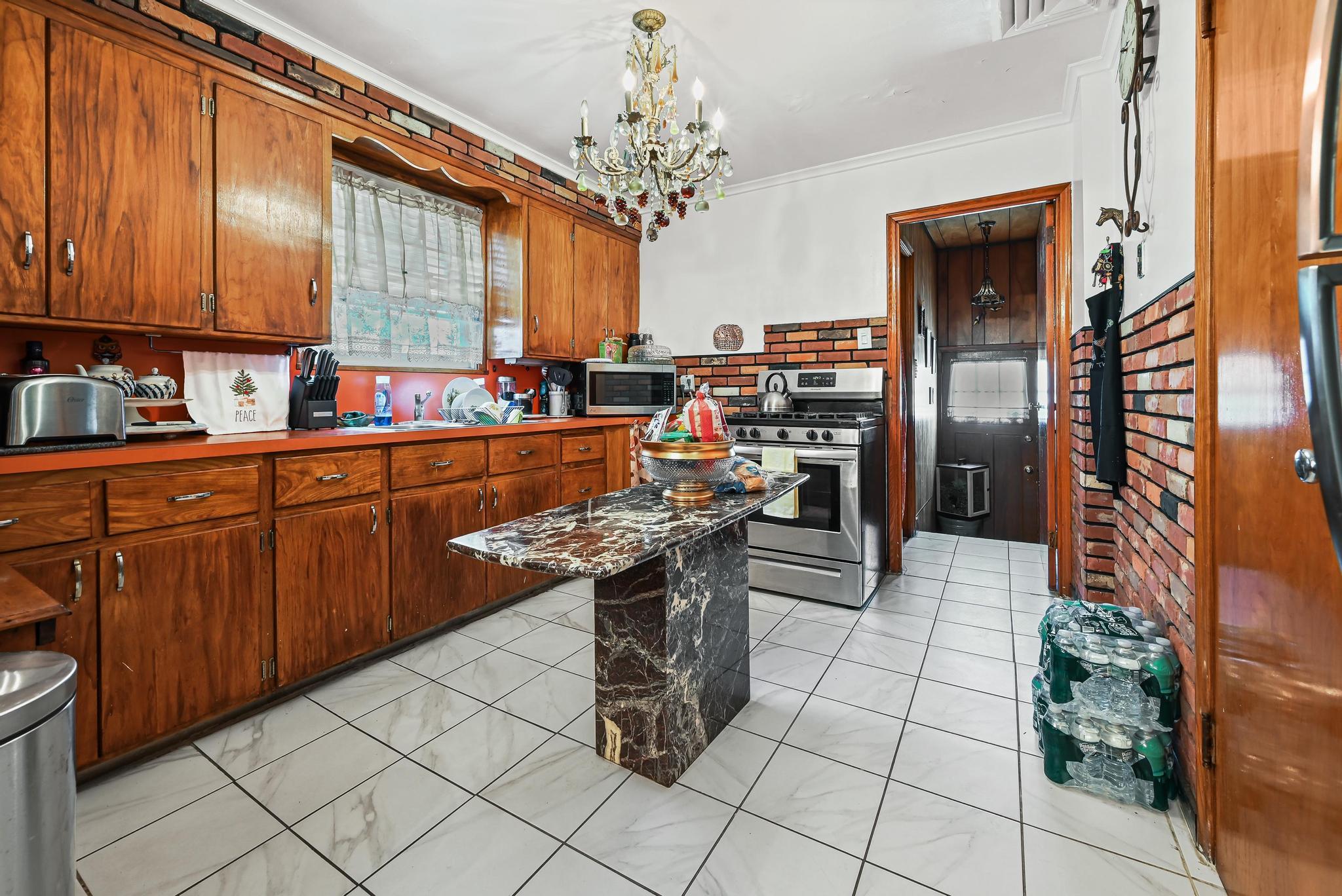 92 Fir Street, Valley Stream, NY 11580