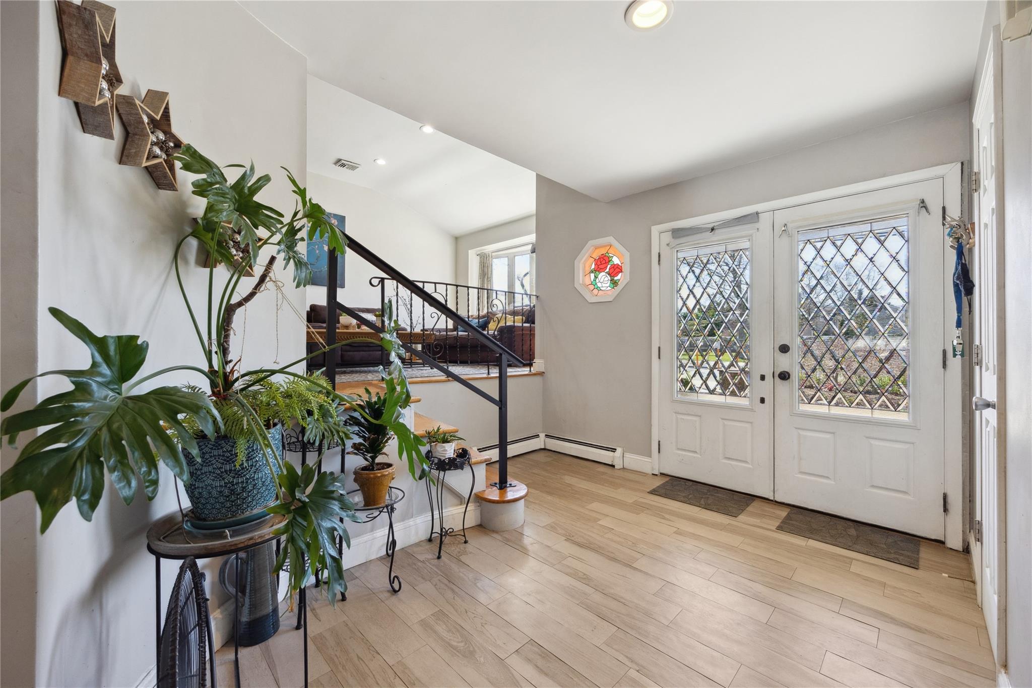 2701 S Seamans Neck, Seaford, NY 11783