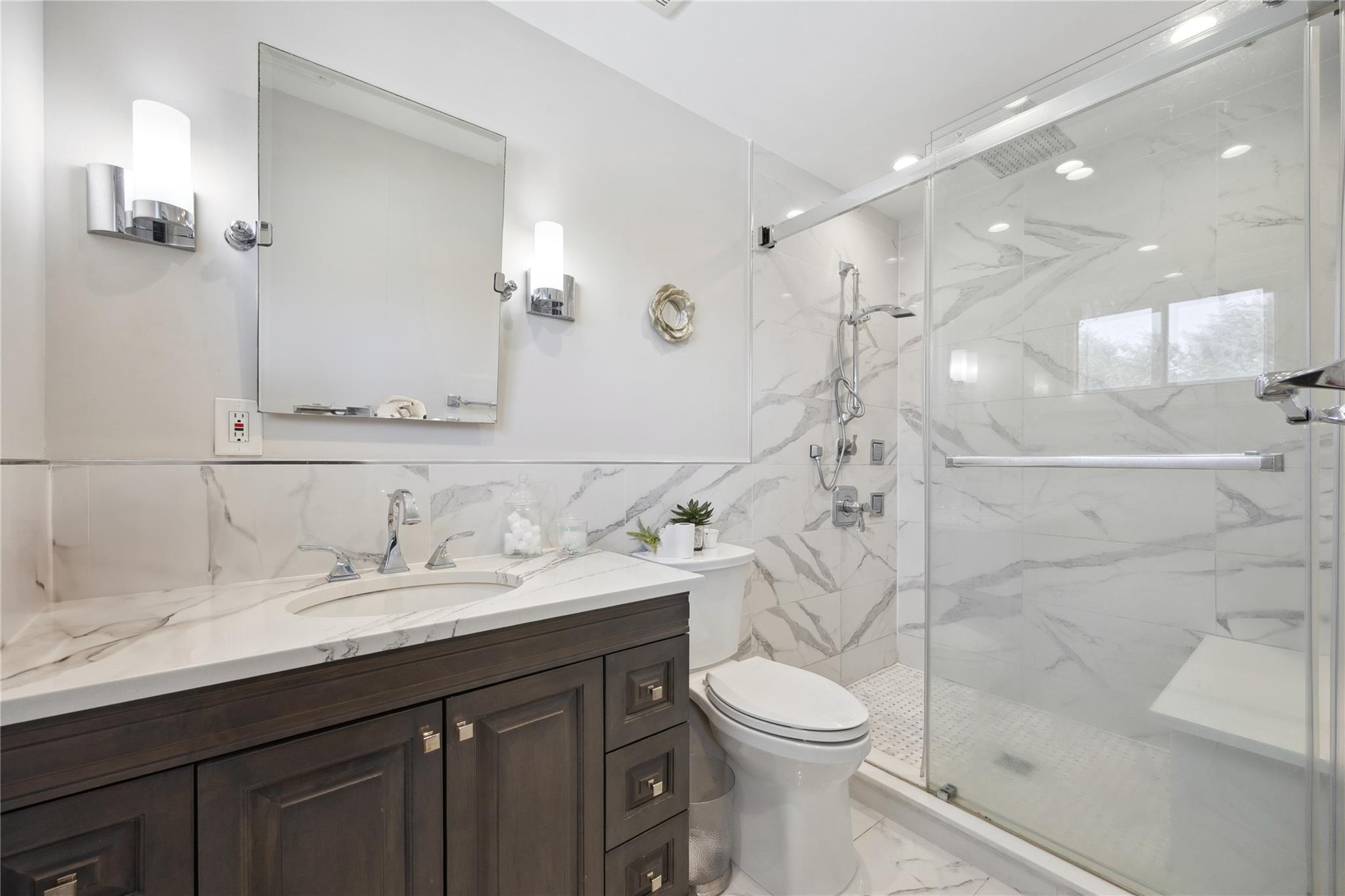 2701 S Seamans Neck, Seaford, NY 11783