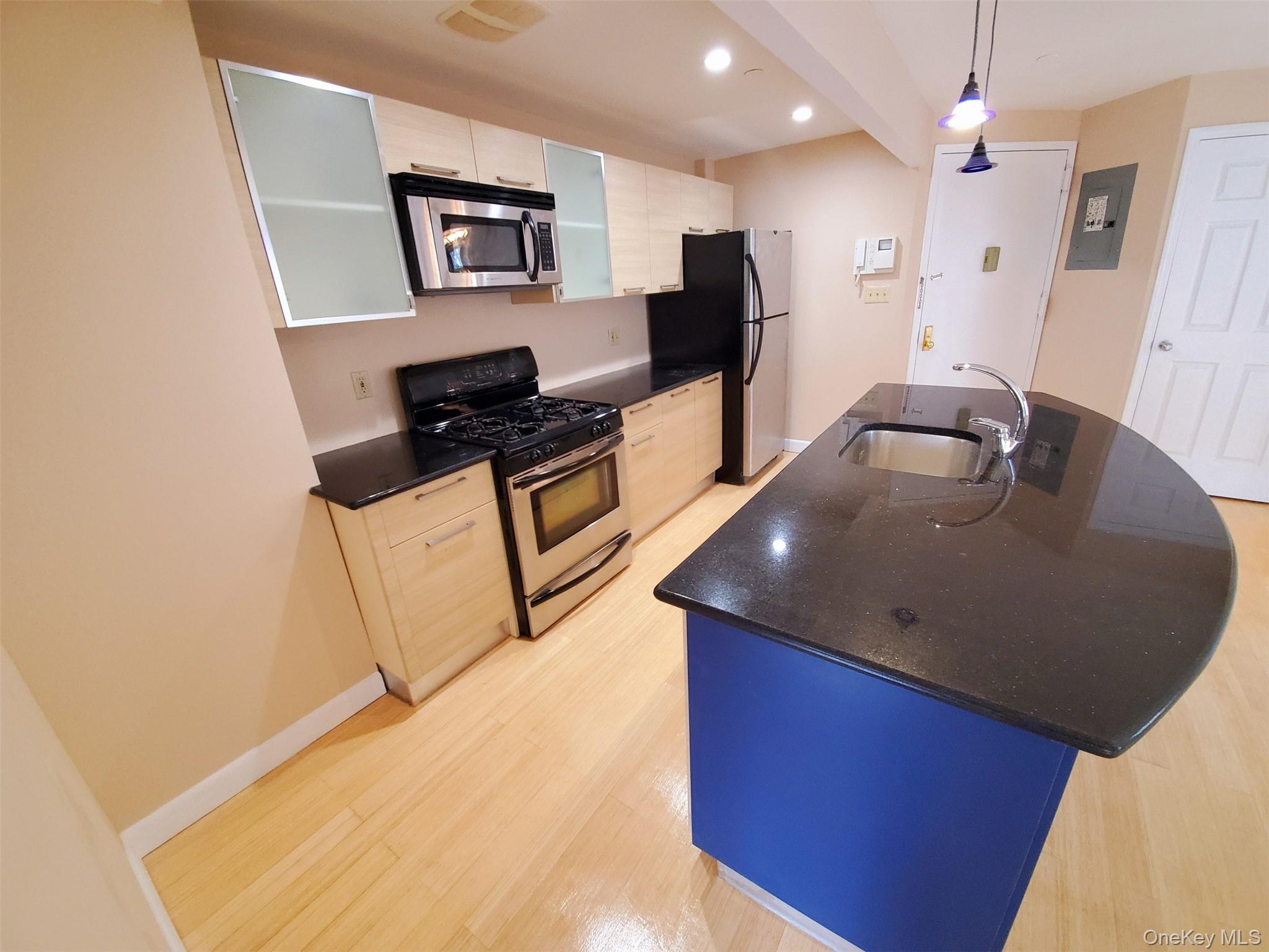 83-75 117th Street # 2D, Kew Gardens, NY 11418