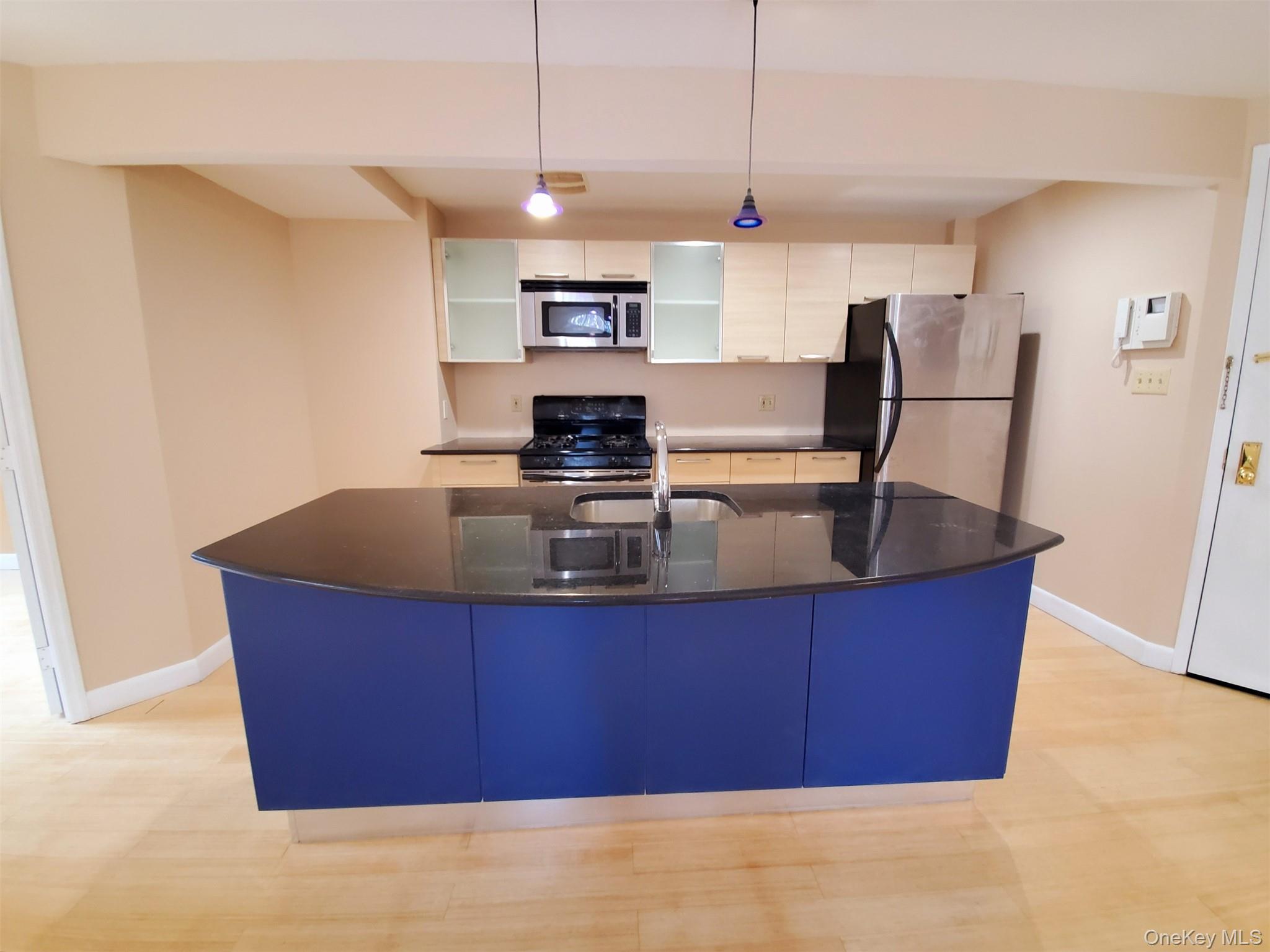 83-75 117th Street # 2D, Kew Gardens, NY 11418