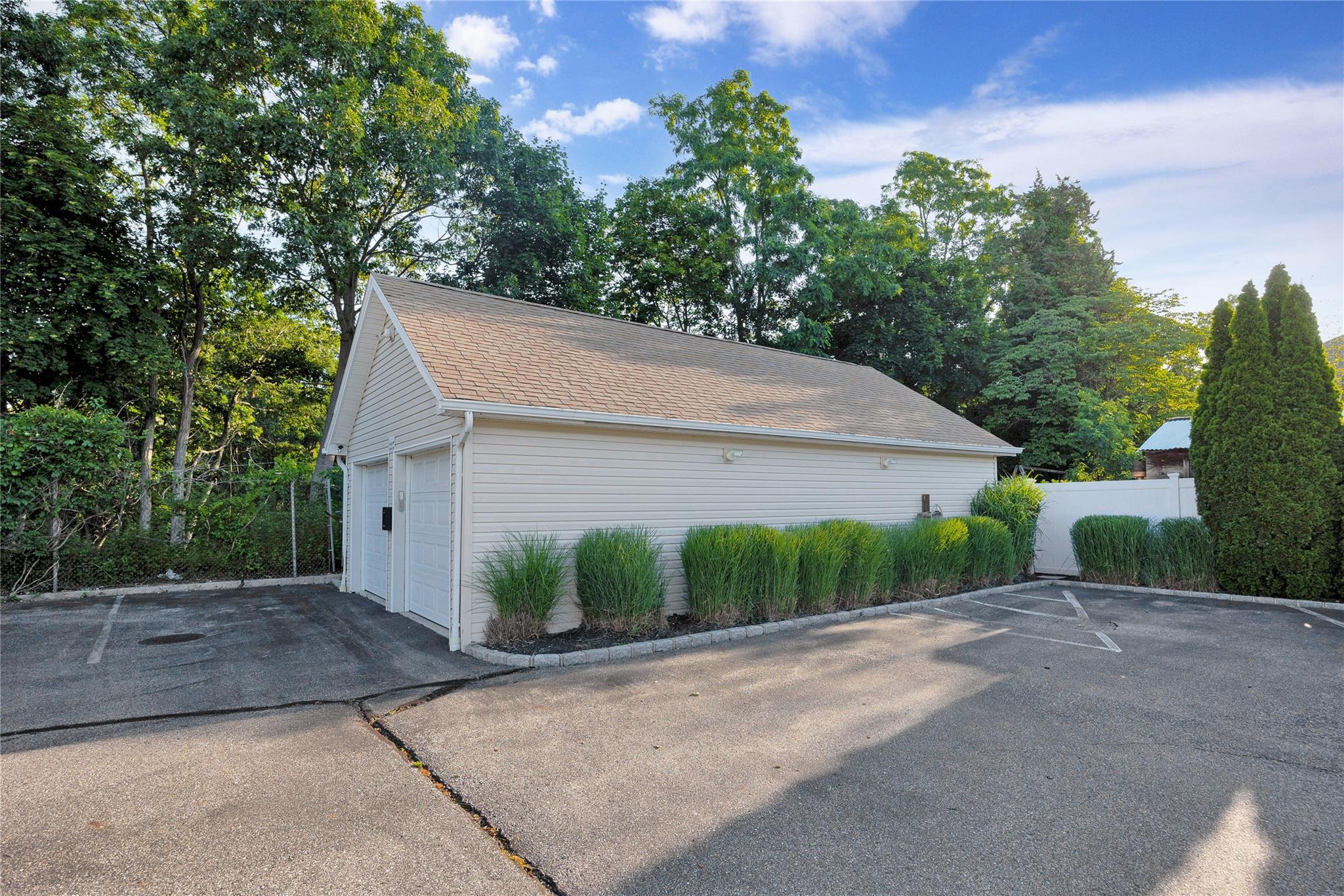 111 Conklin Street, Farmingdale, NY 11735