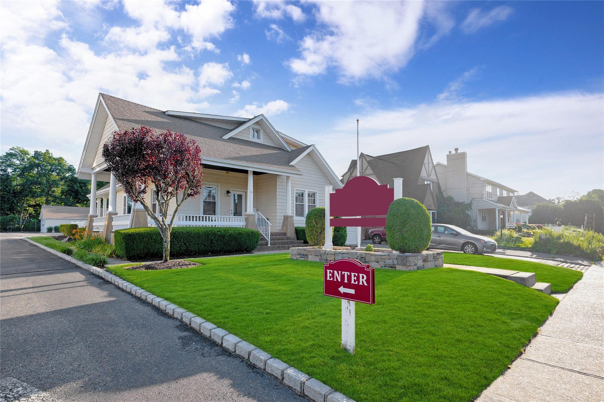 111 Conklin Street, Farmingdale, NY 11735