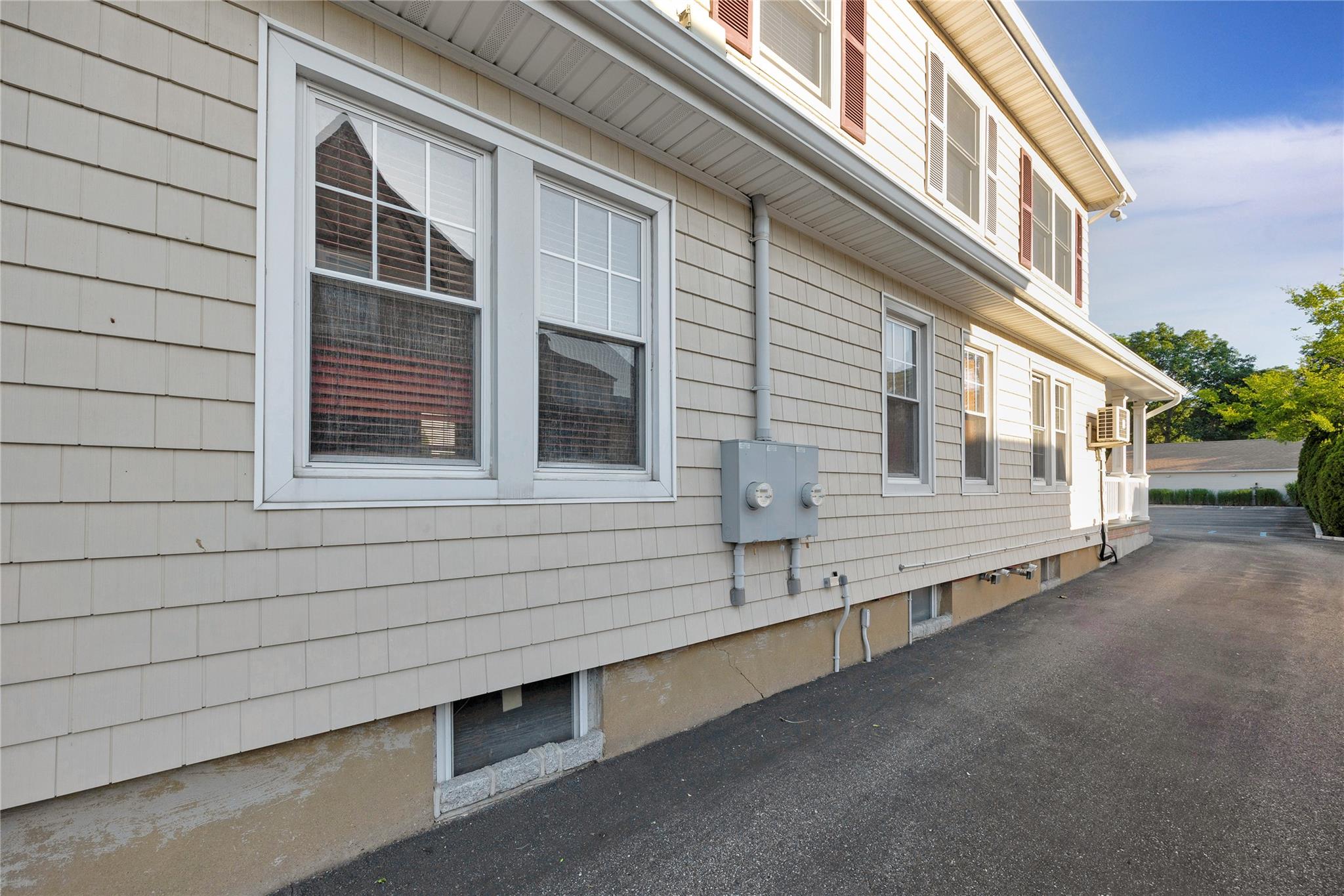 111 Conklin Street, Farmingdale, NY 11735