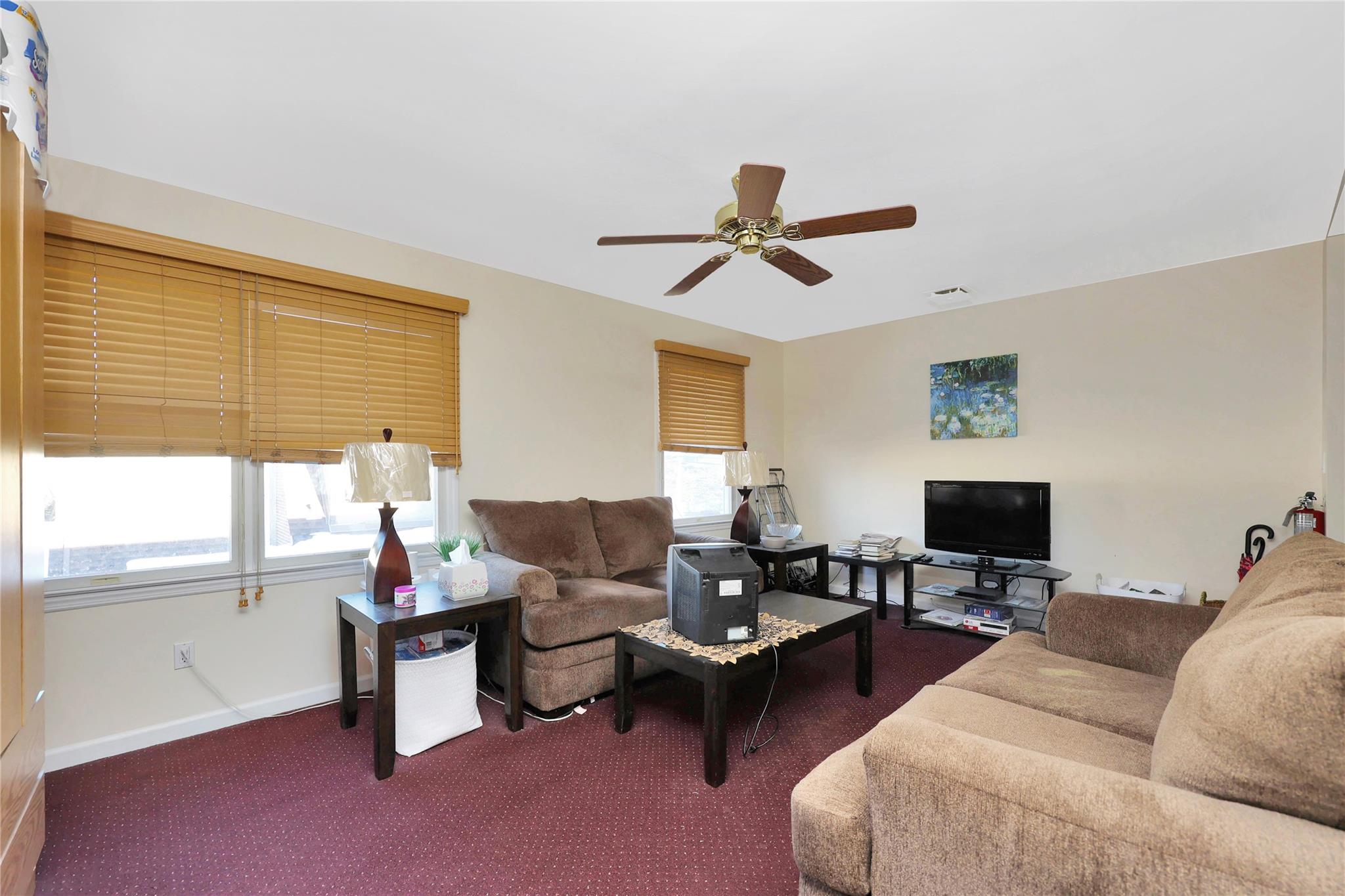 111 Conklin Street, Farmingdale, NY 11735