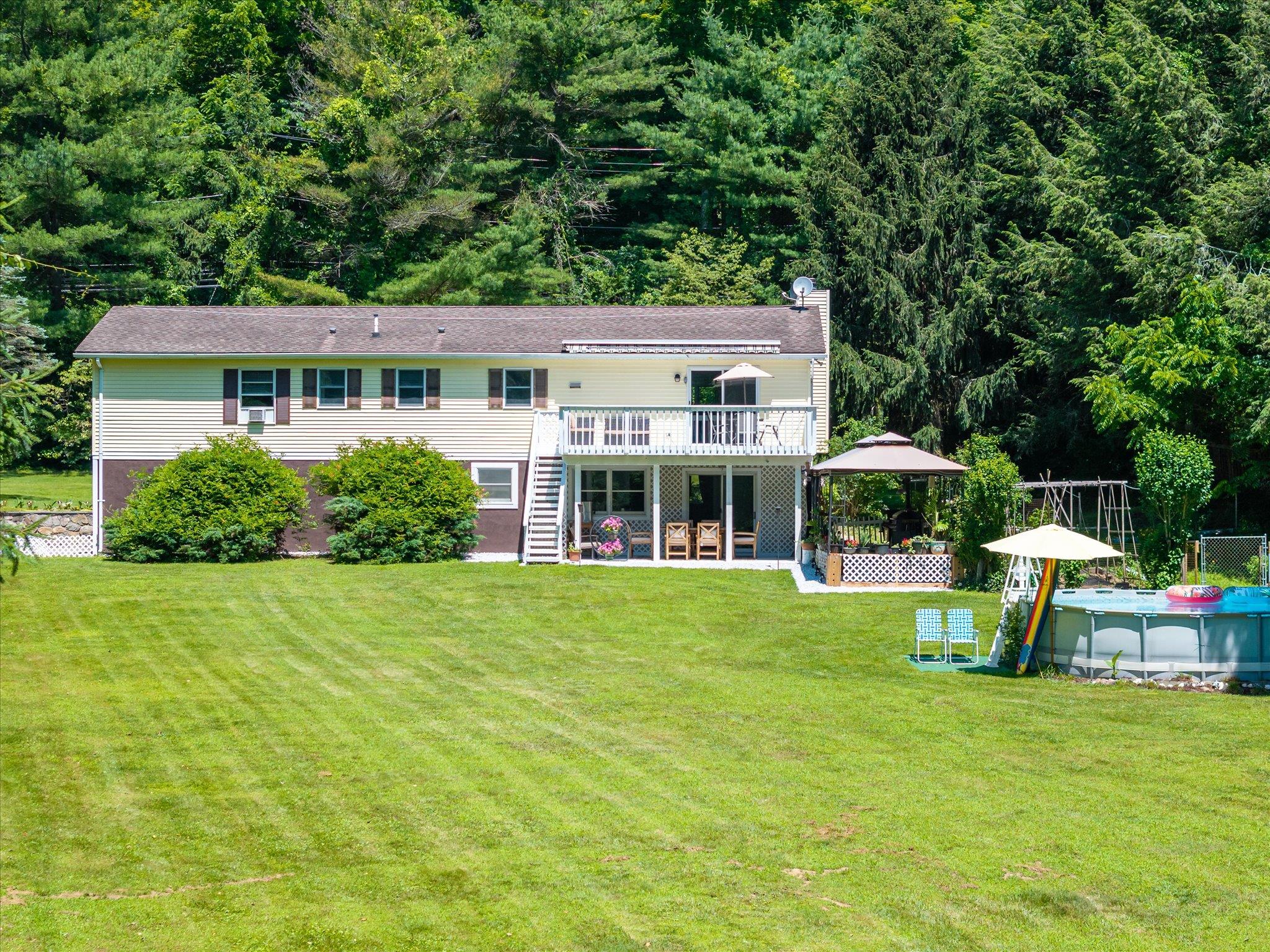 542 Peekskill Hollow Road, Putnam Valley, NY 10579
