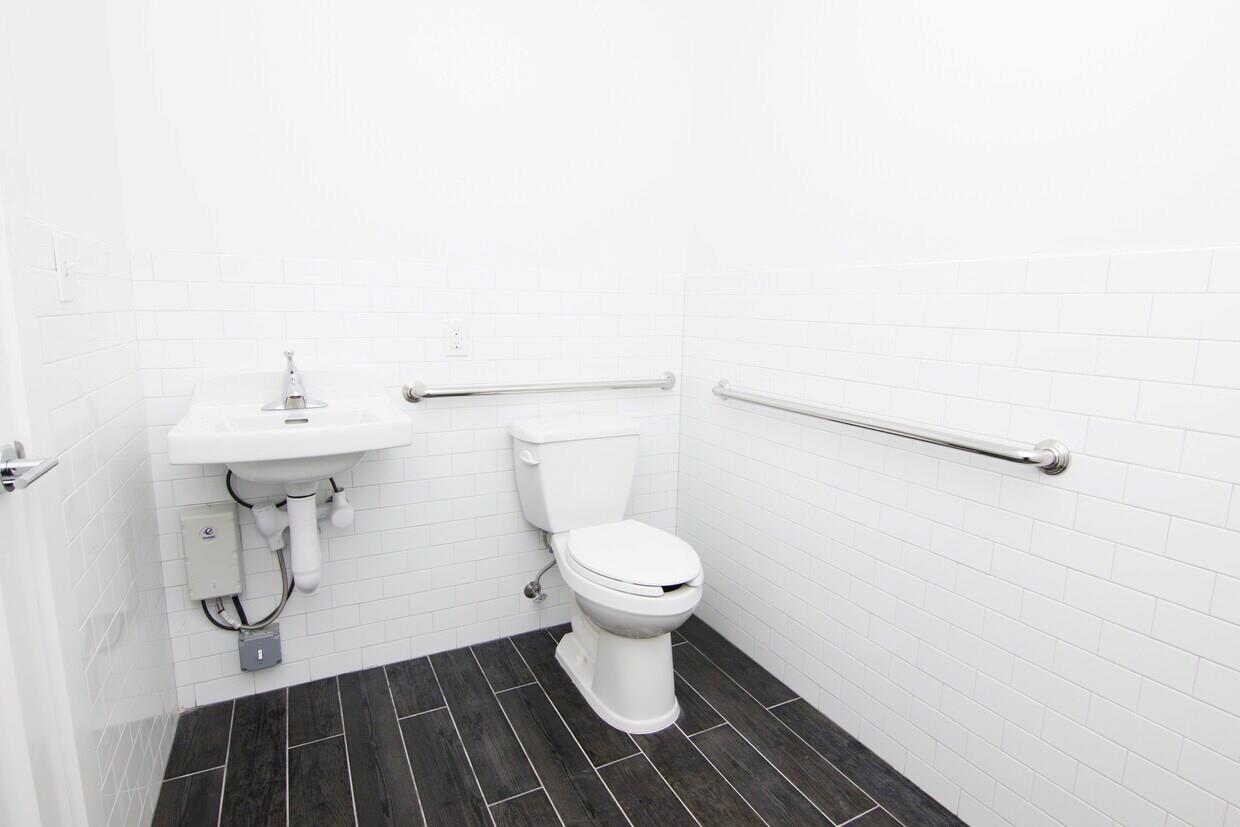 18-31 42nd Street, Astoria, NY 11103