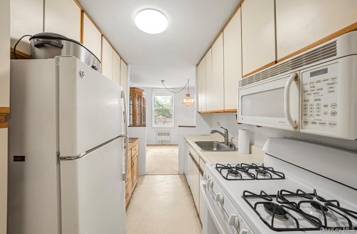 46-01 39th Avenue # 106, Sunnyside, NY 11104